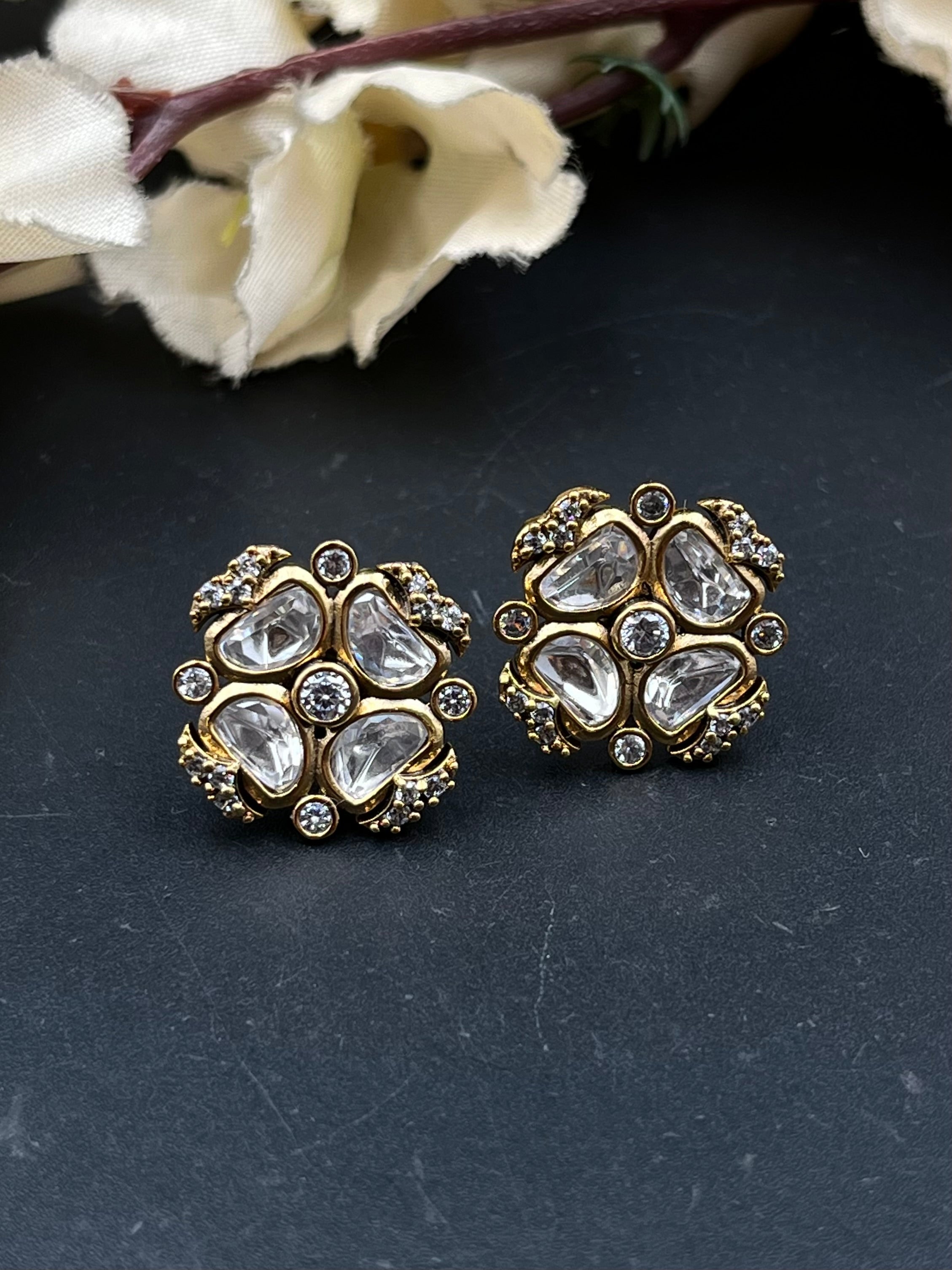 YUI EARRING
