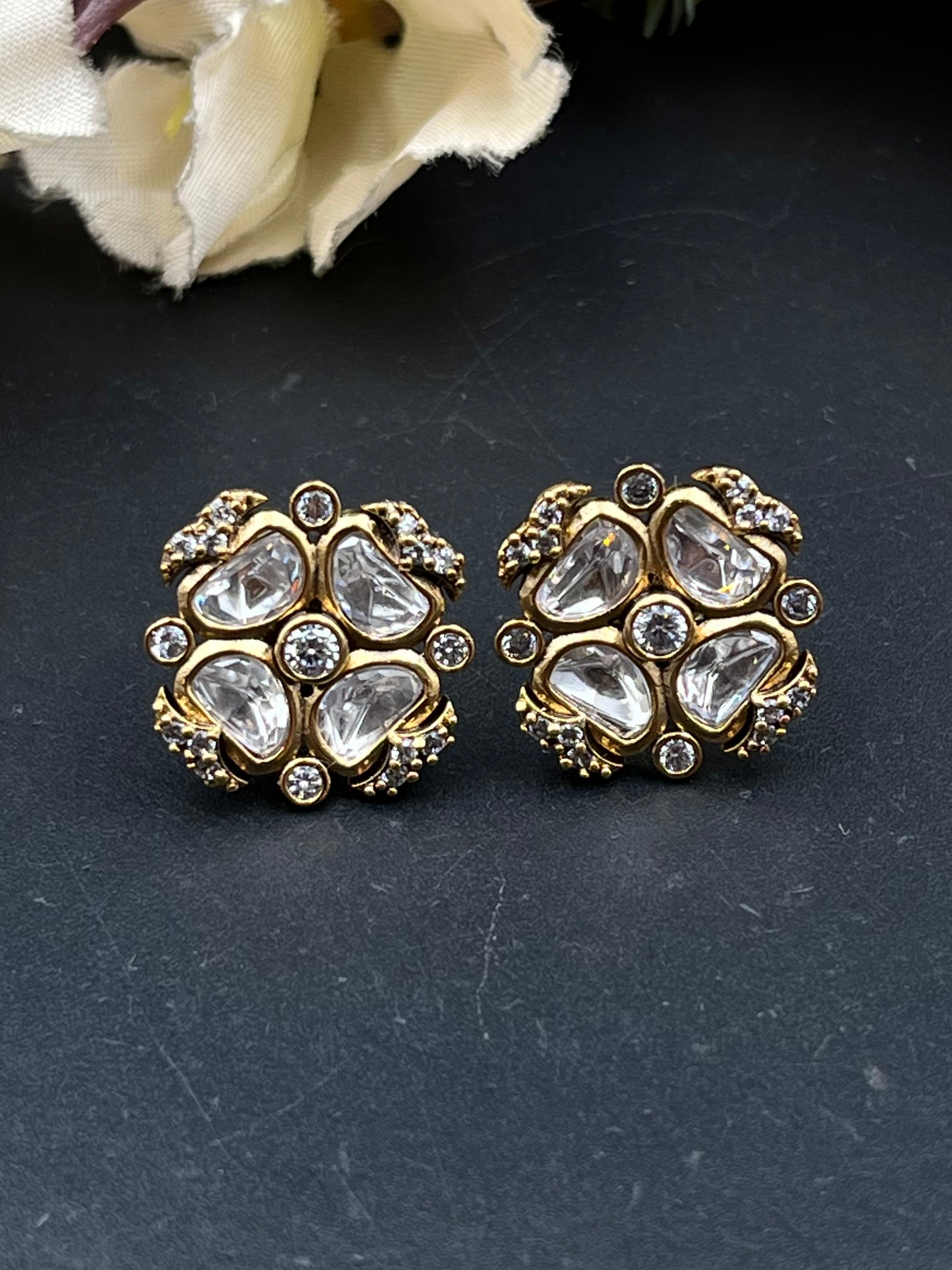 YUI EARRING