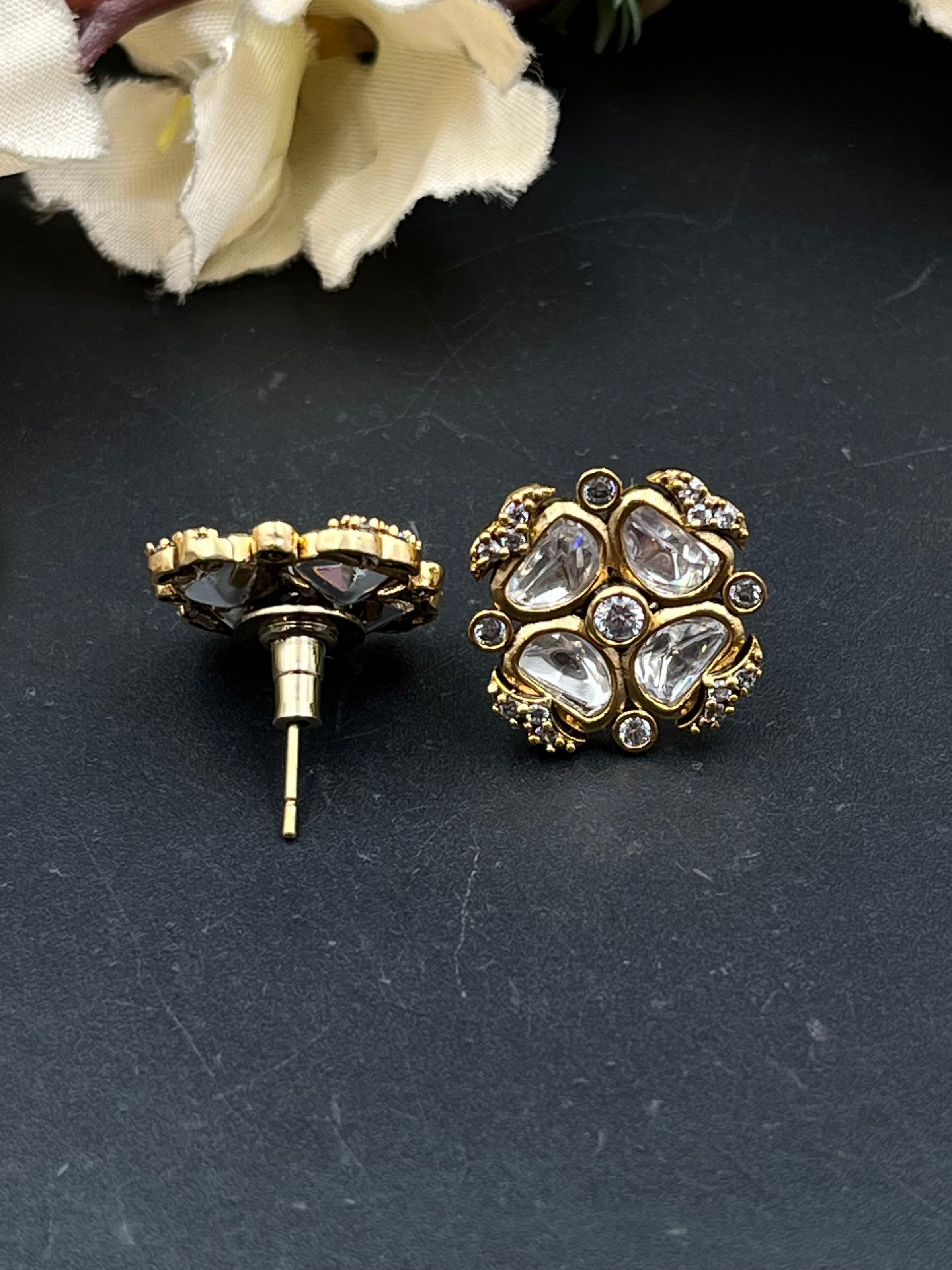 YUI EARRING
