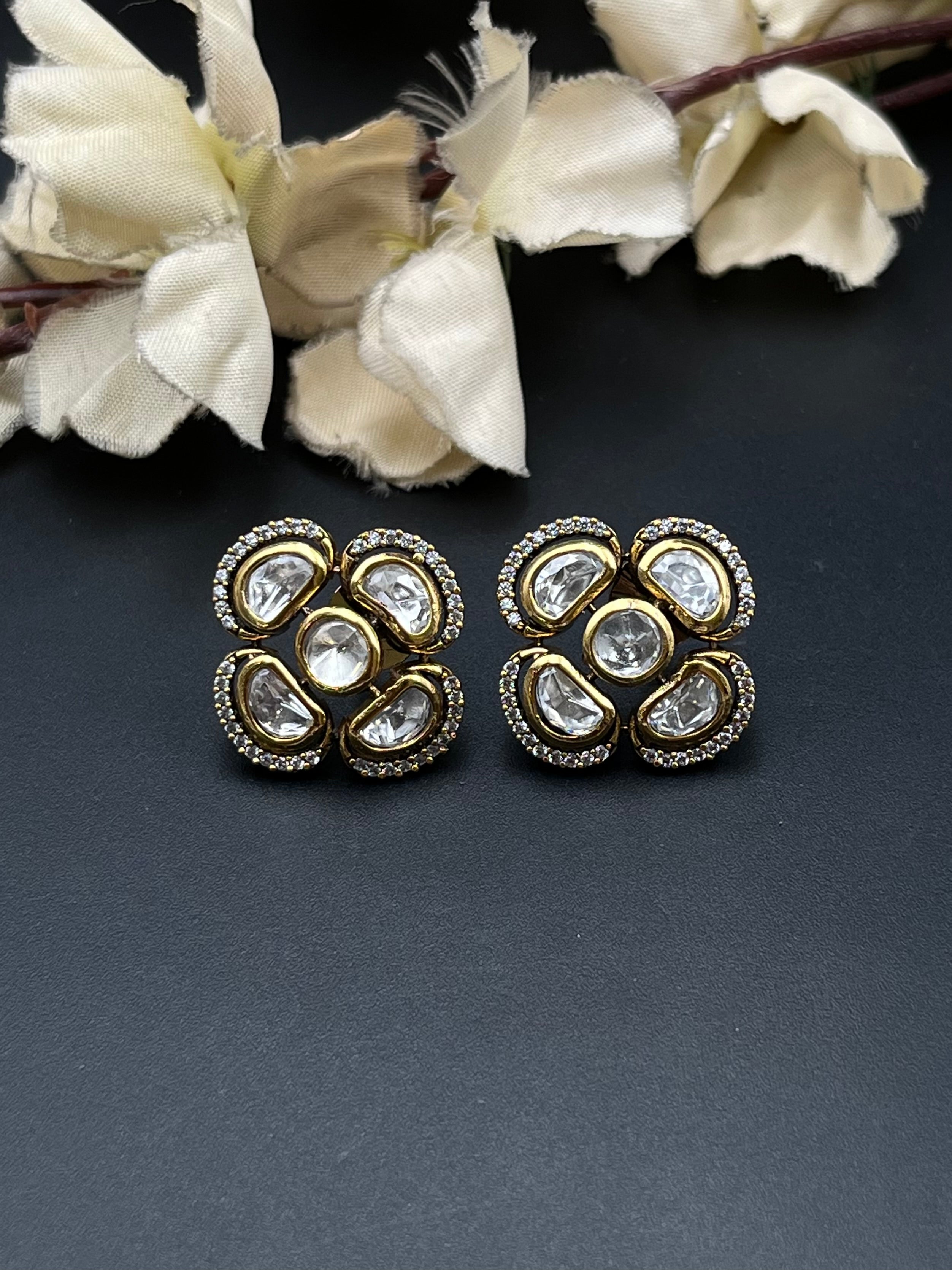TINA EARRING