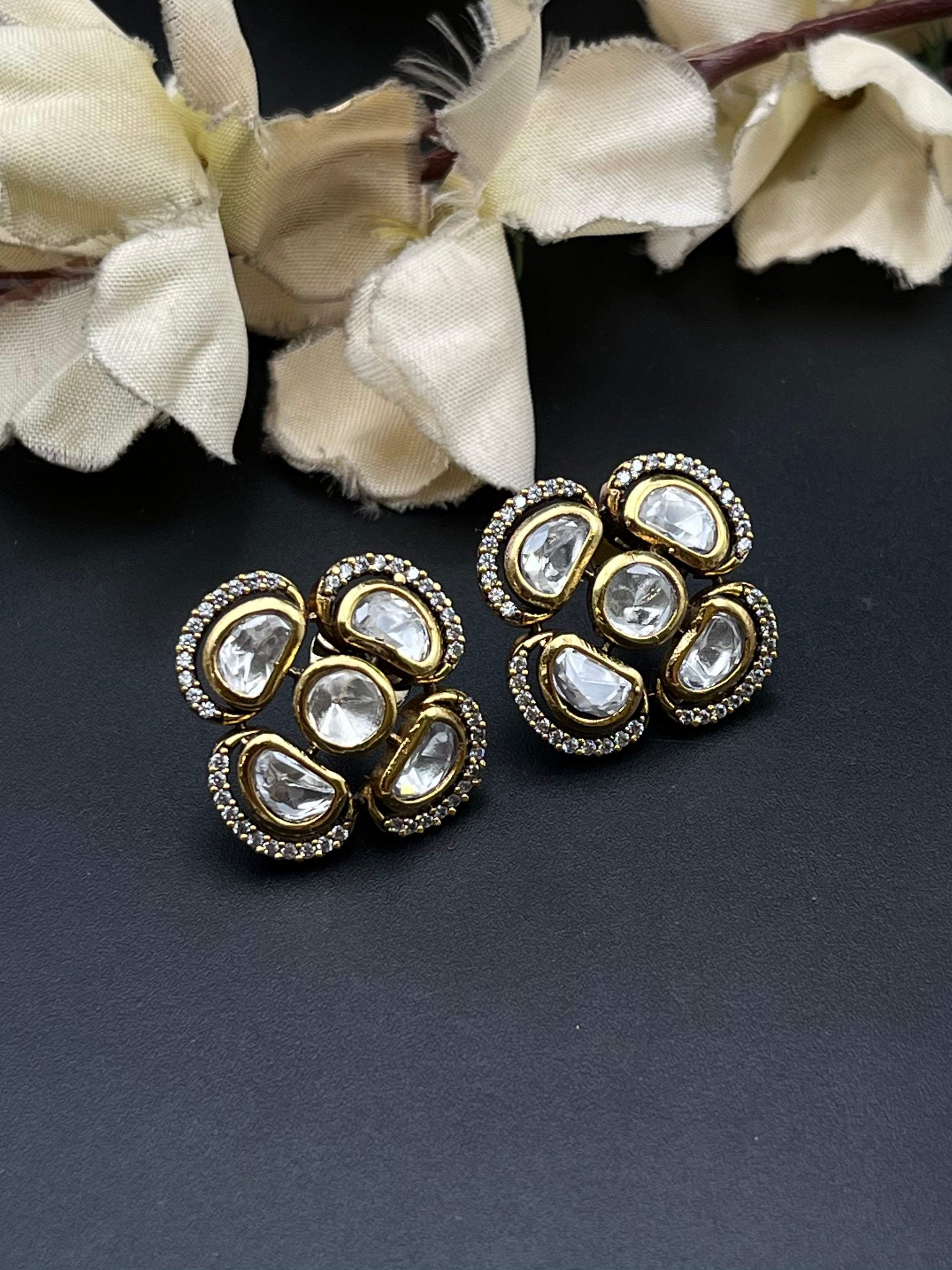 TINA EARRING