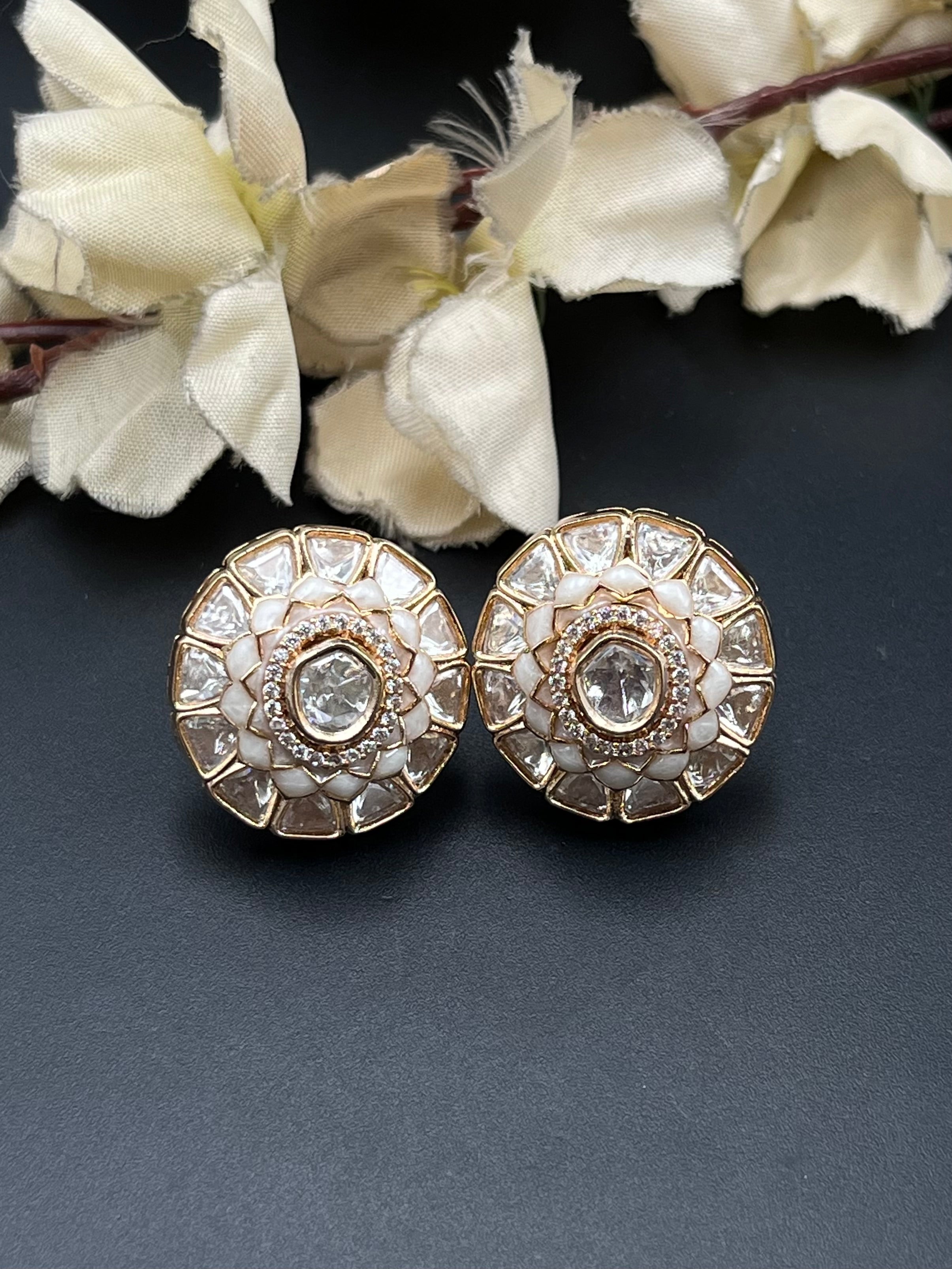 JIYO EARRING