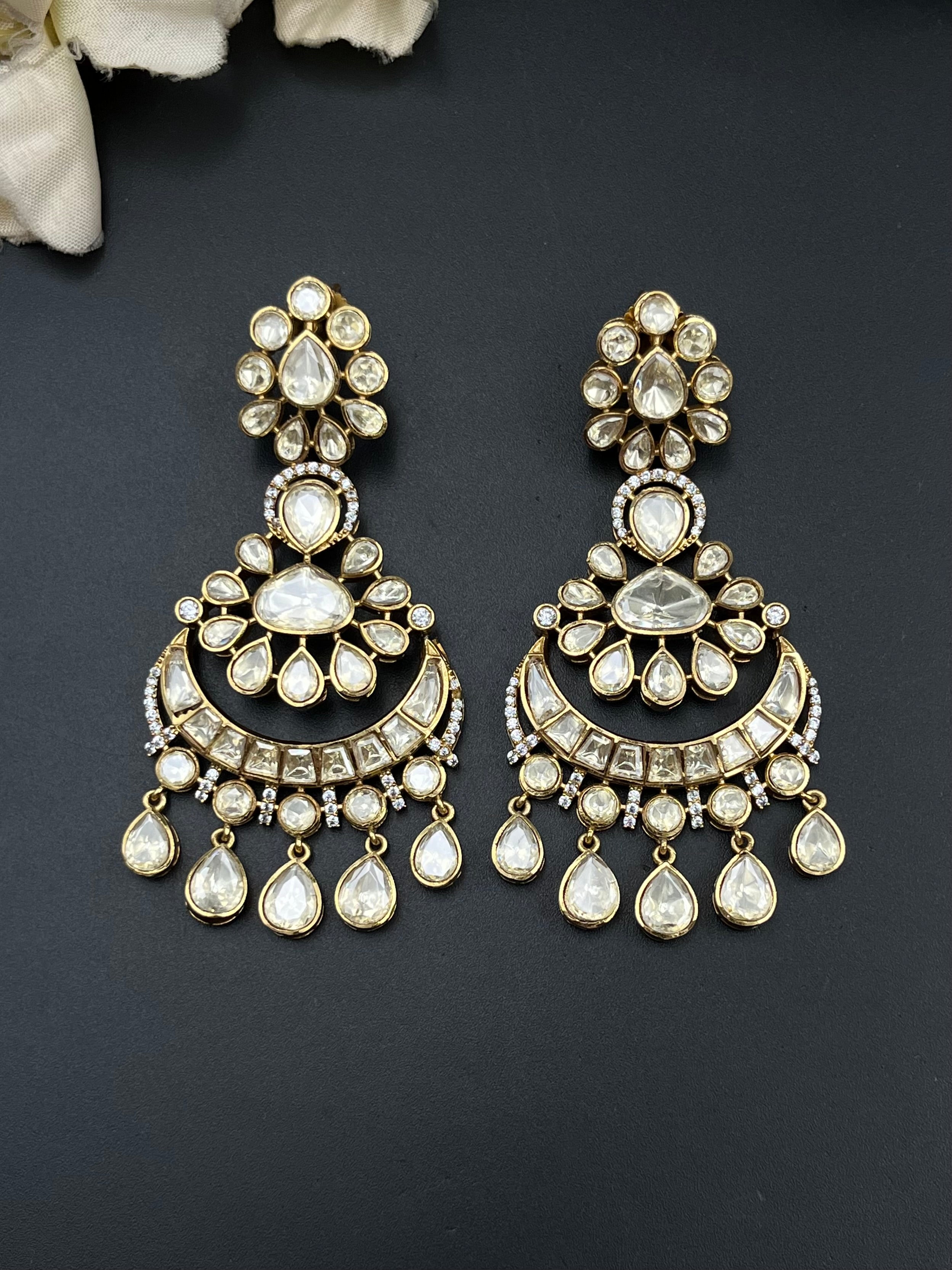 JIYAS EARRING