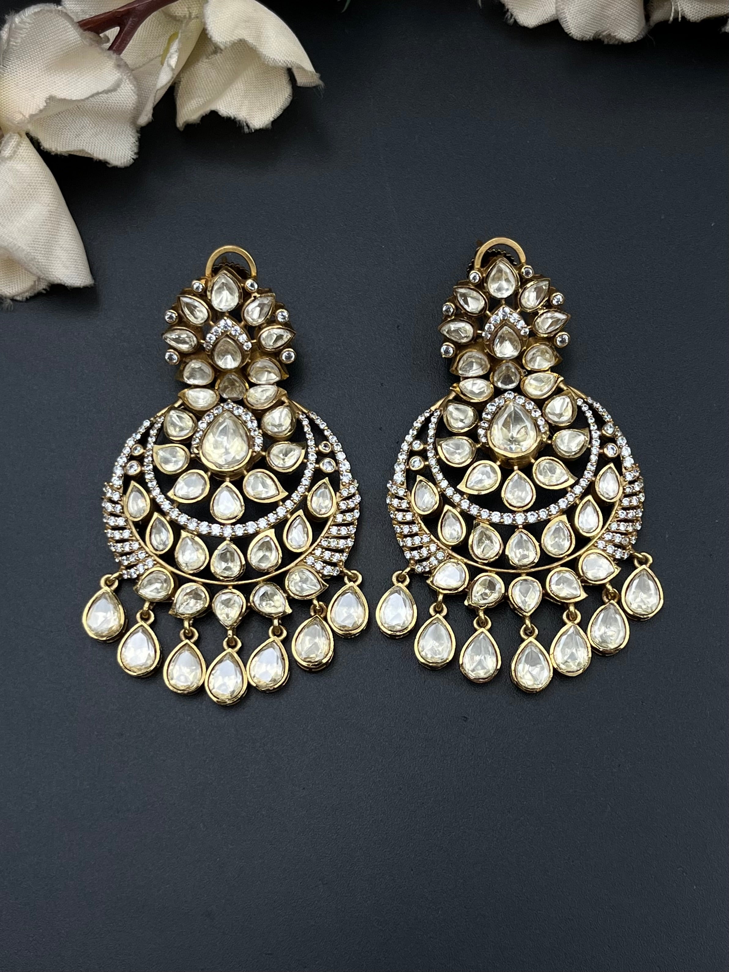 EYOS EARRING