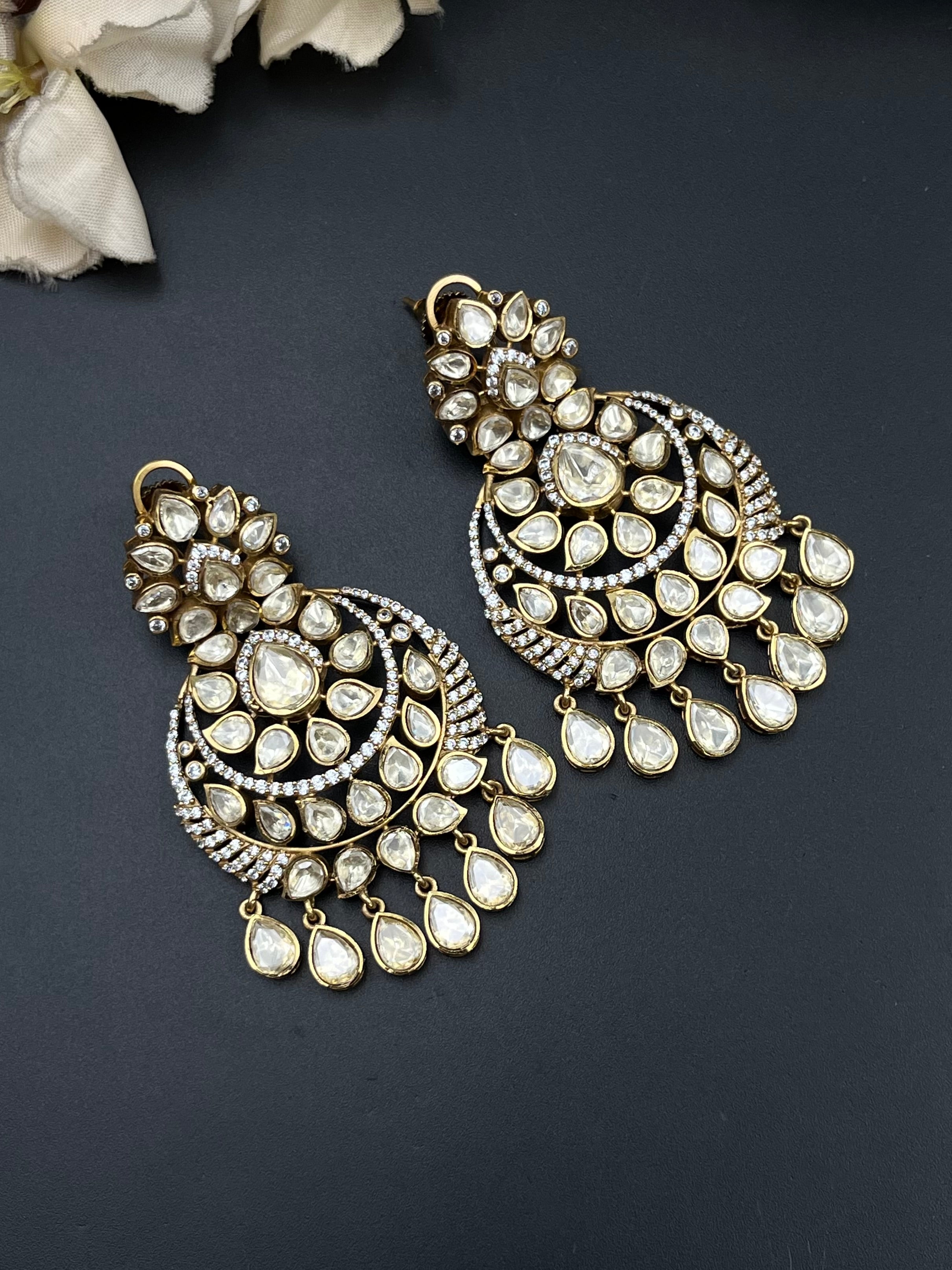 EYOS EARRING
