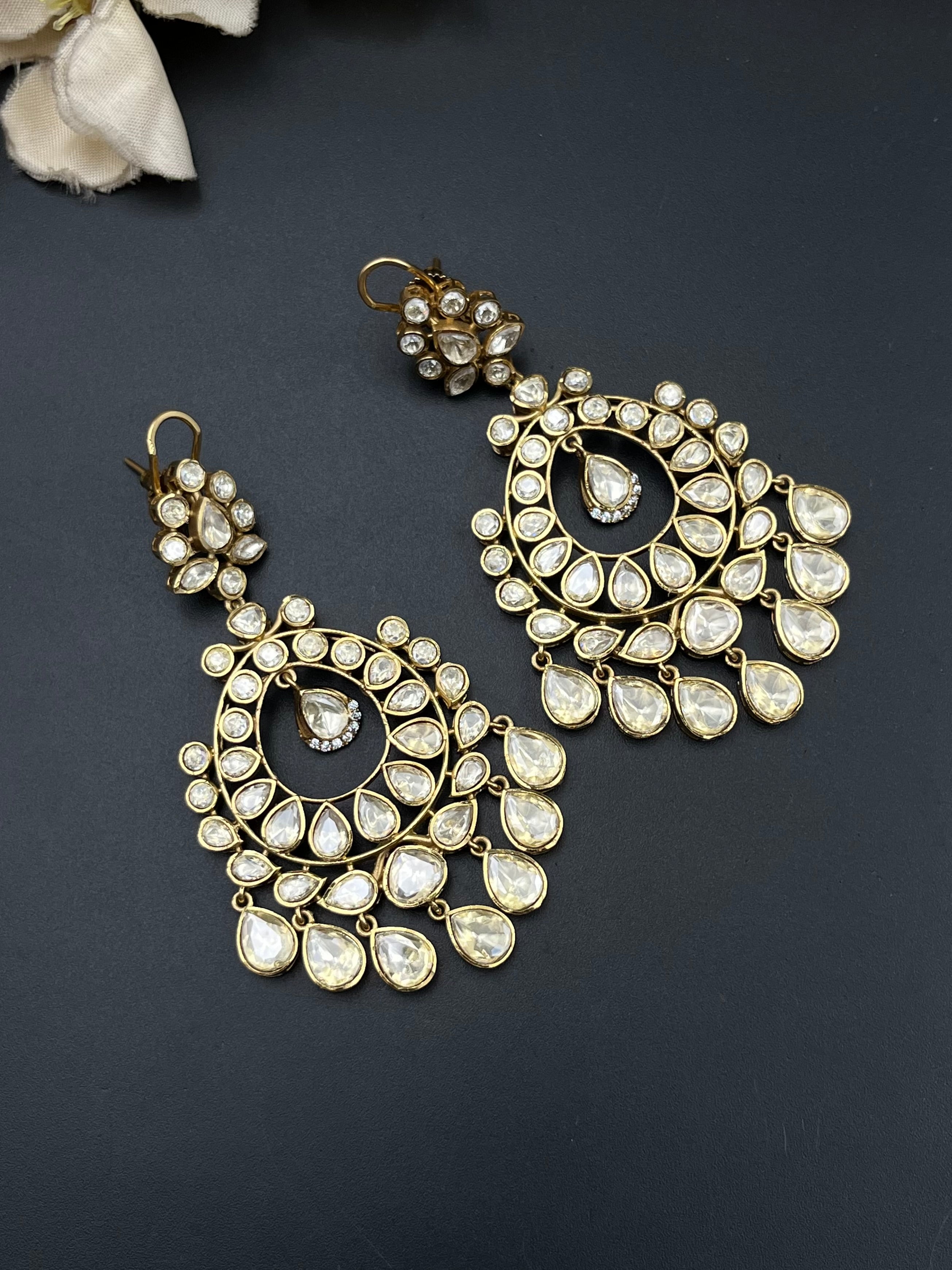 INAYA EARRING