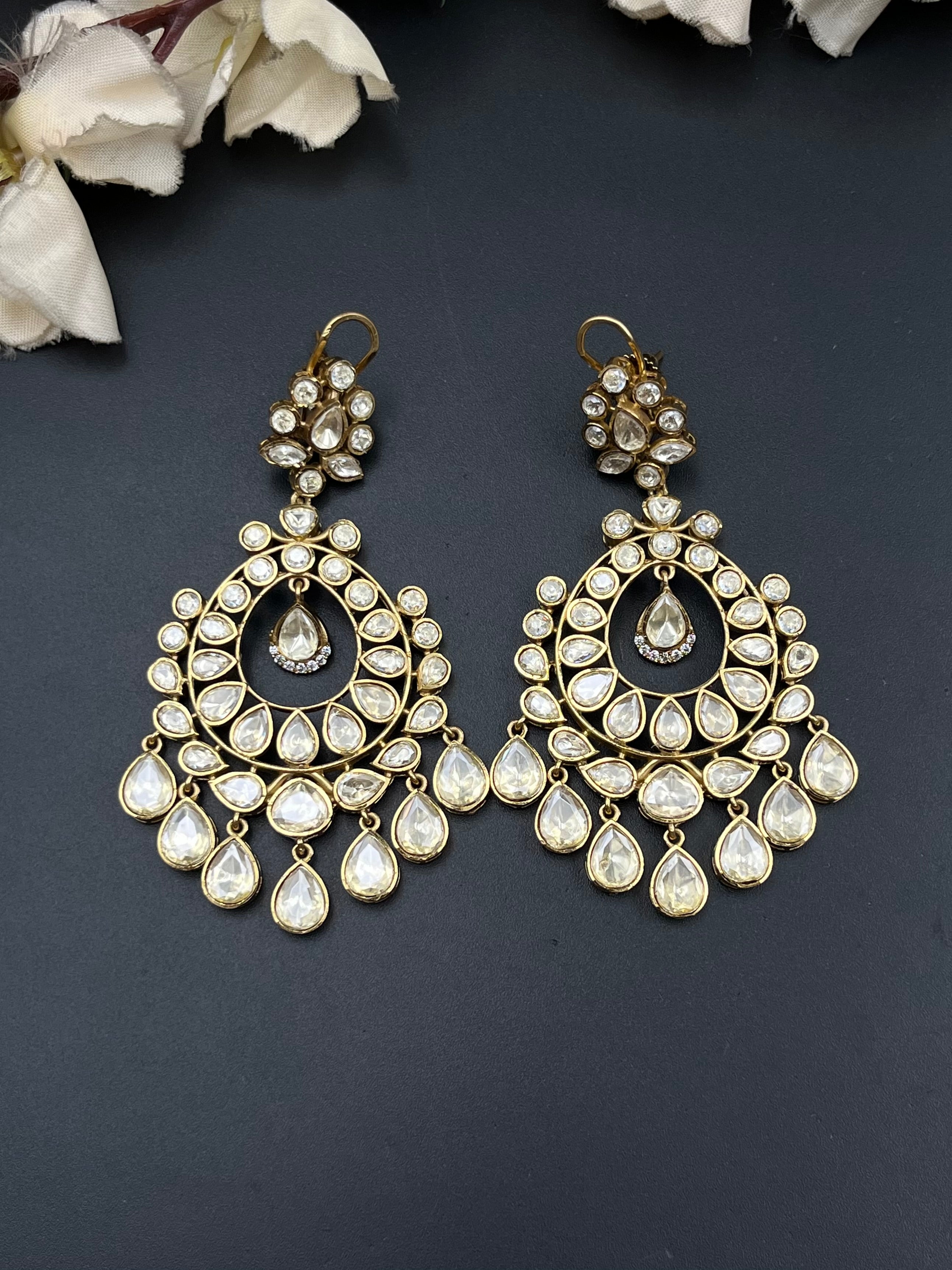 INAYA EARRING