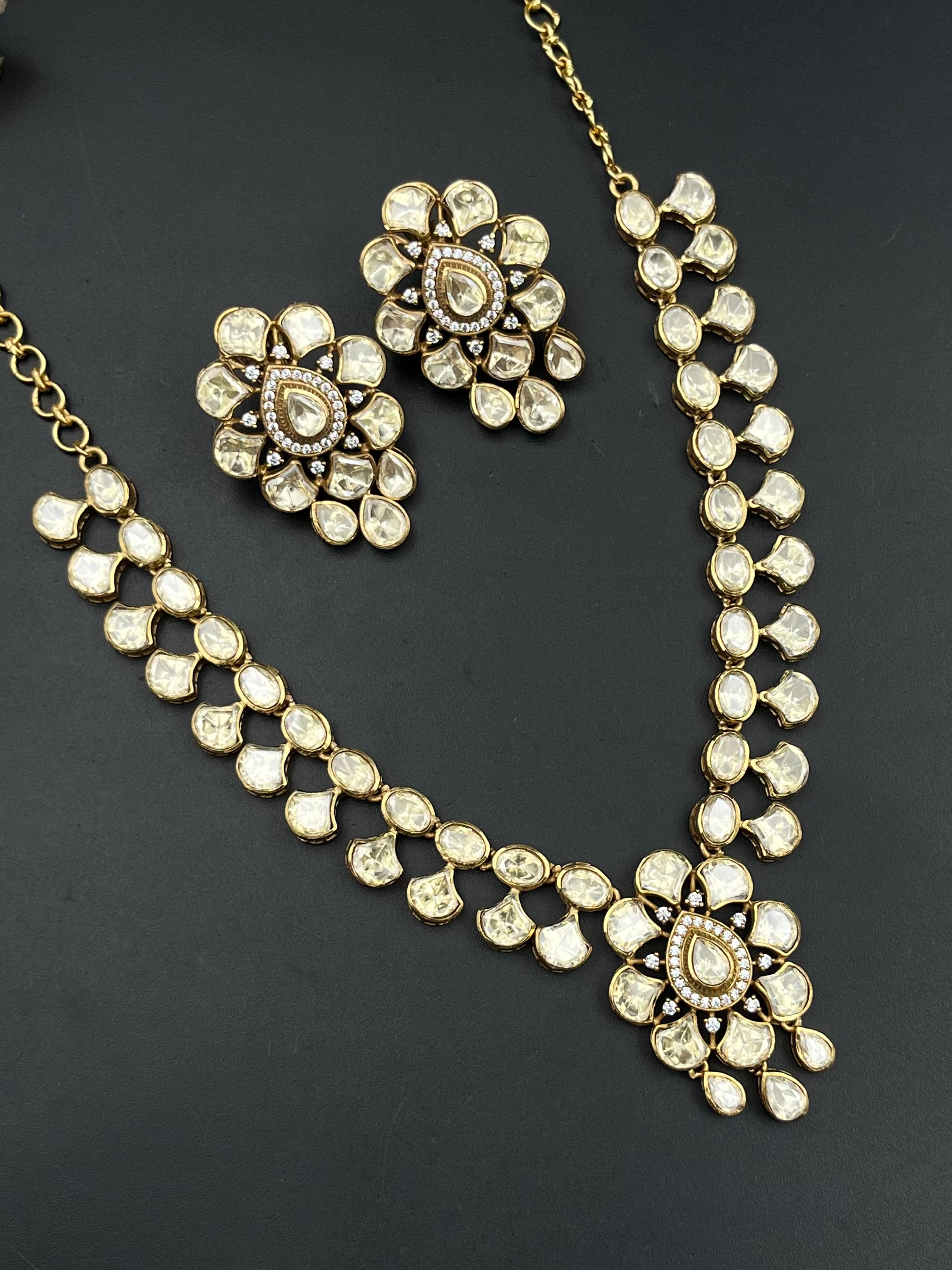 KIRAT NECKLACE