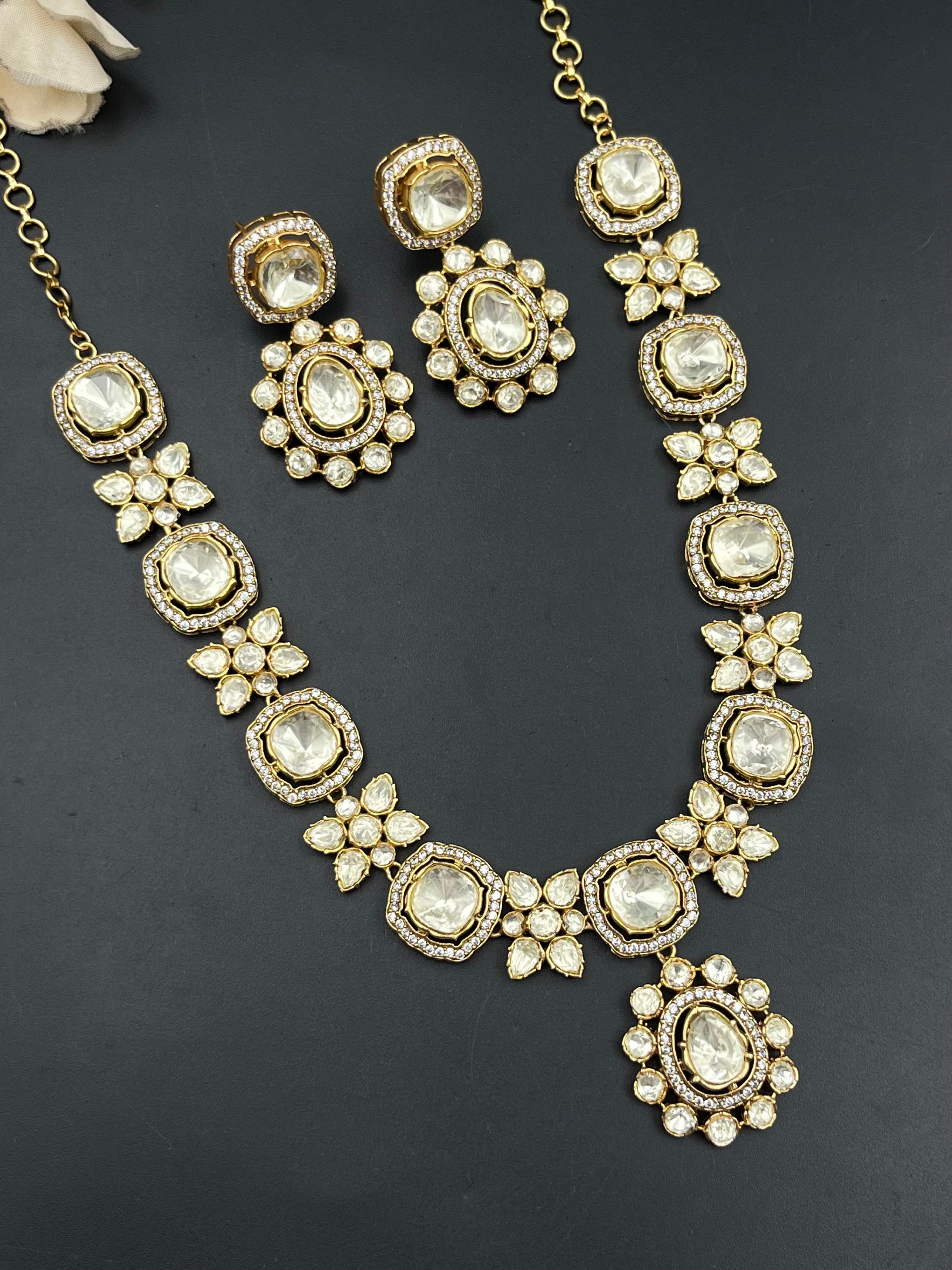 SOBIA NECKLACE