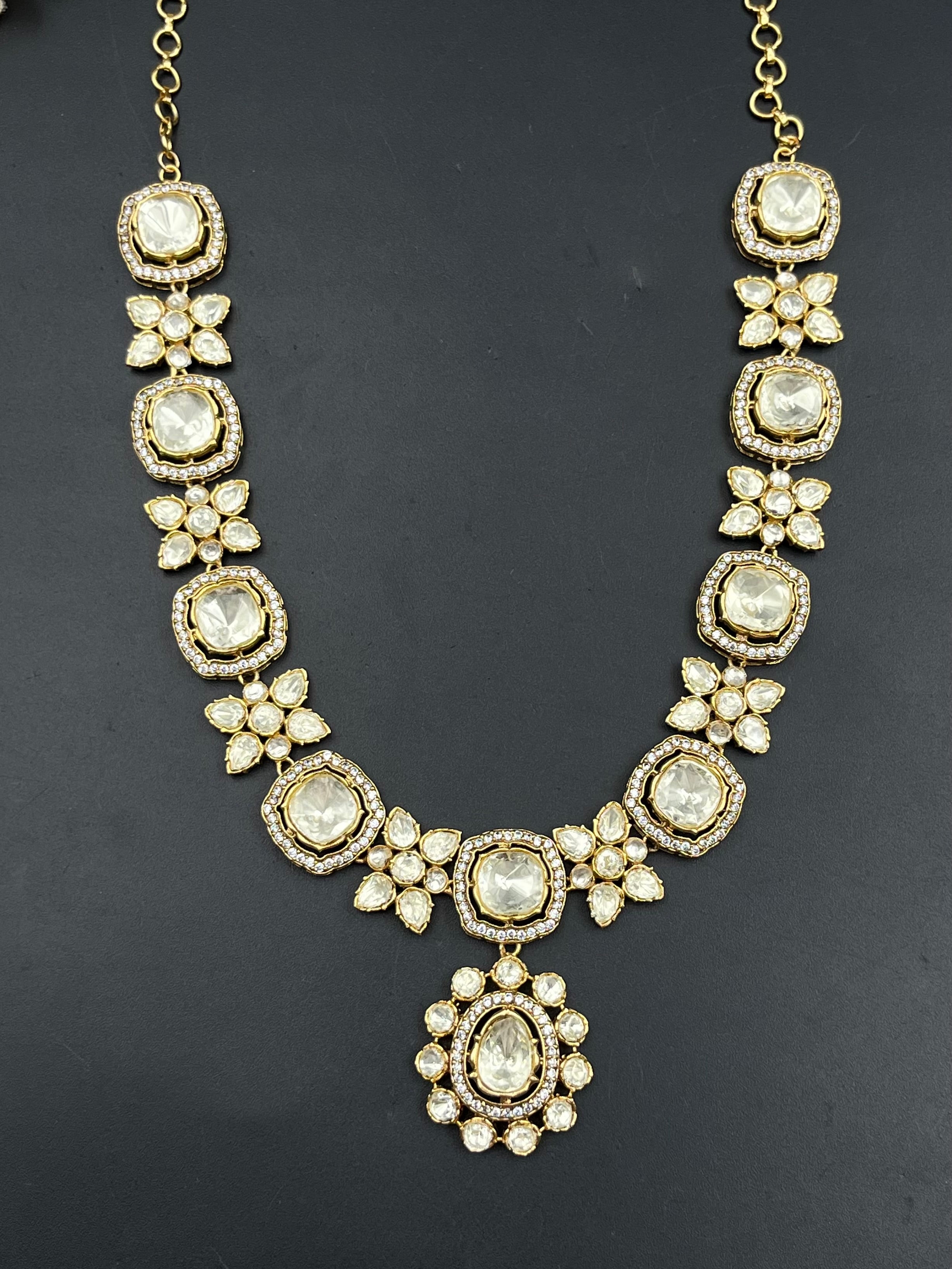 SOBIA NECKLACE