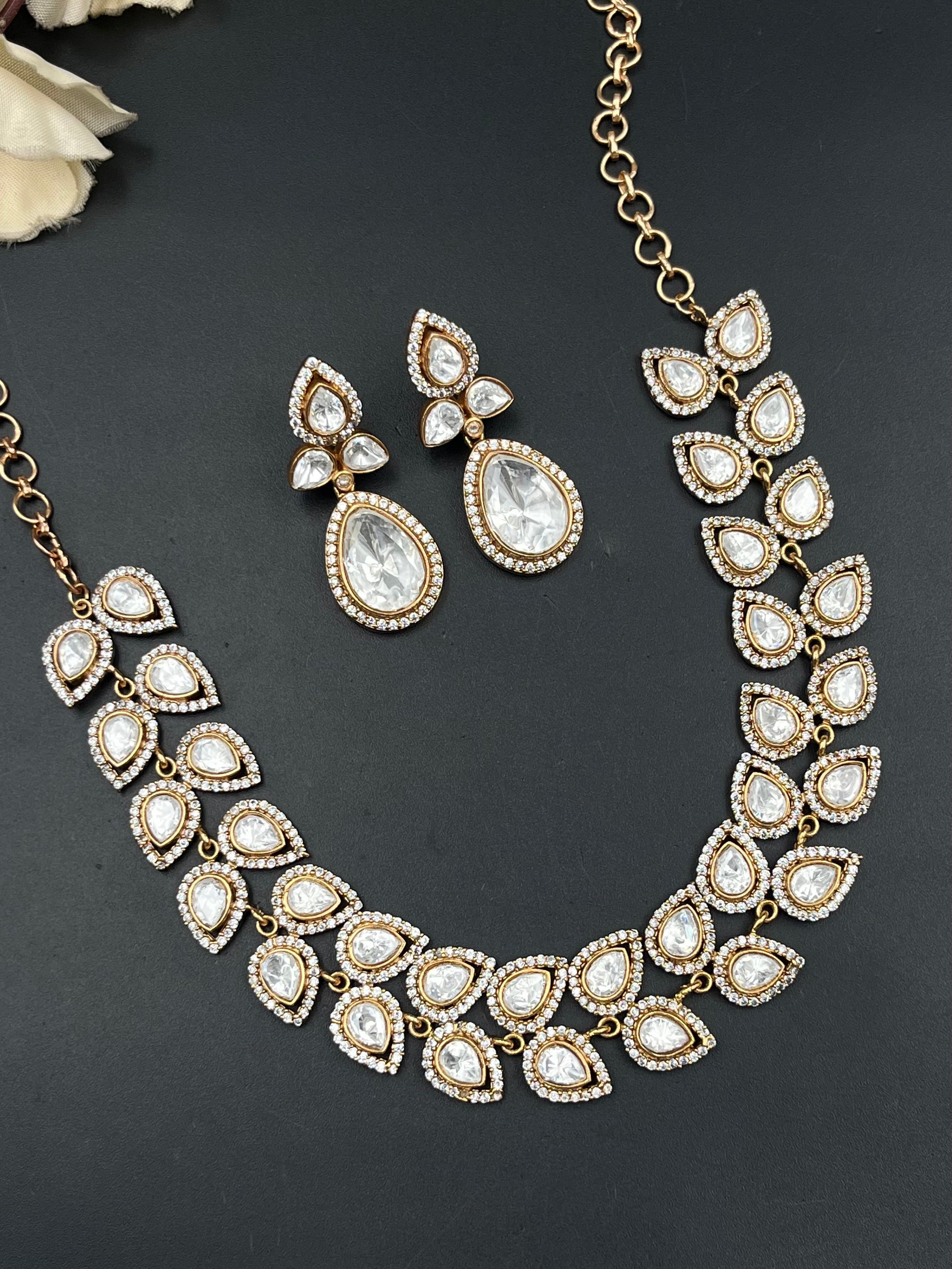 HAMIDA NECKLACE