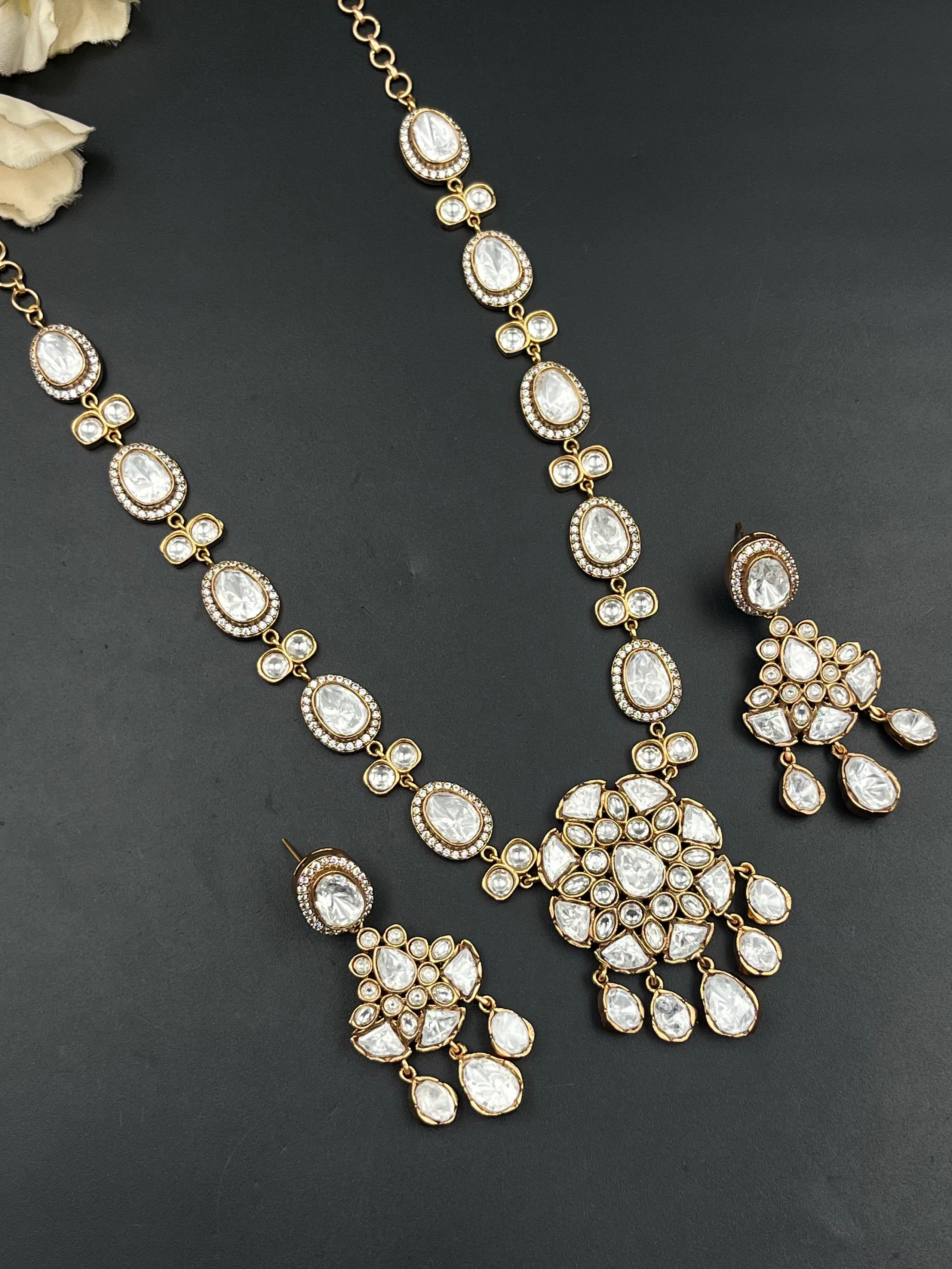 JINA NECKLACE