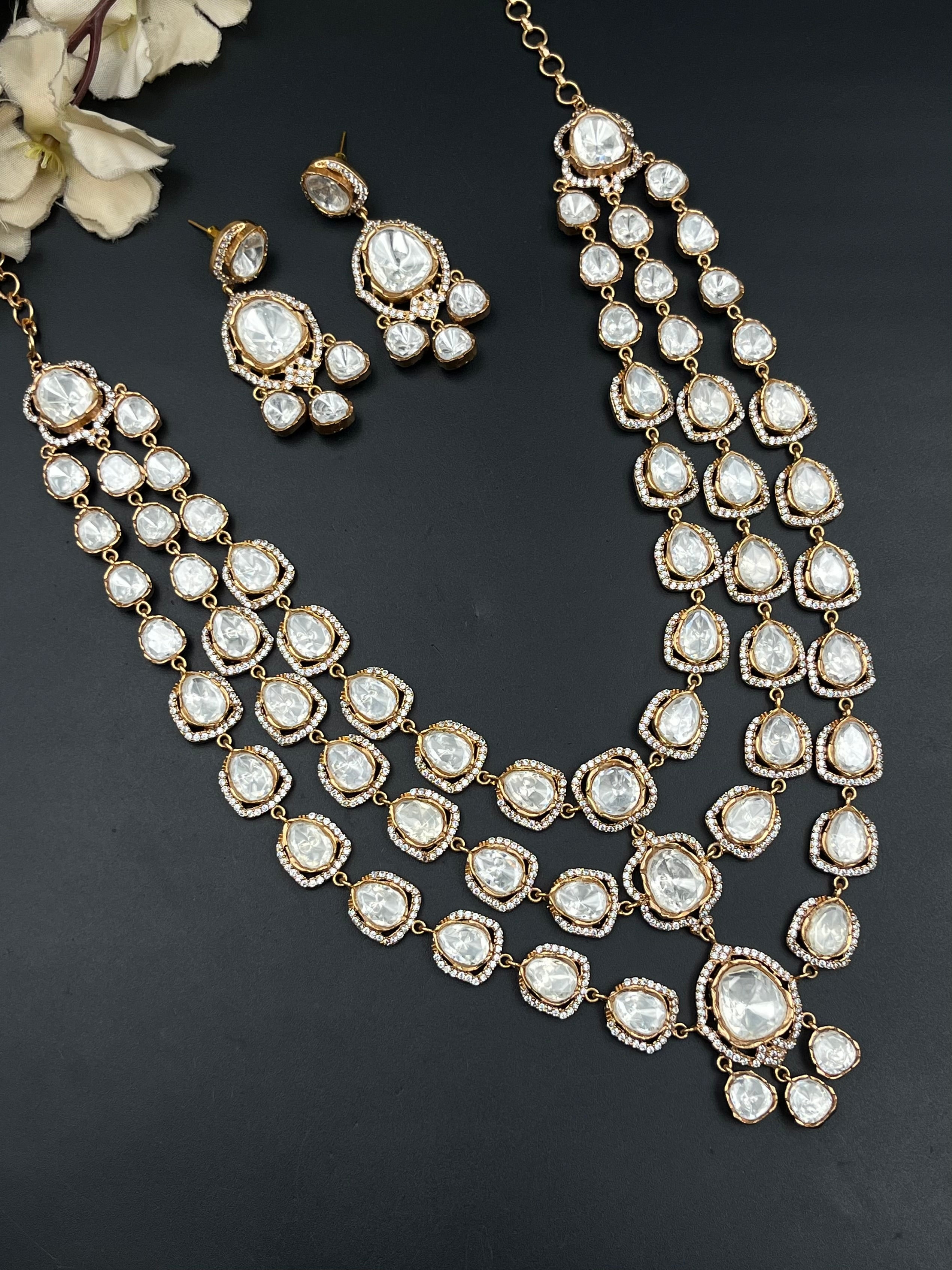 LAMYA NECKLACE