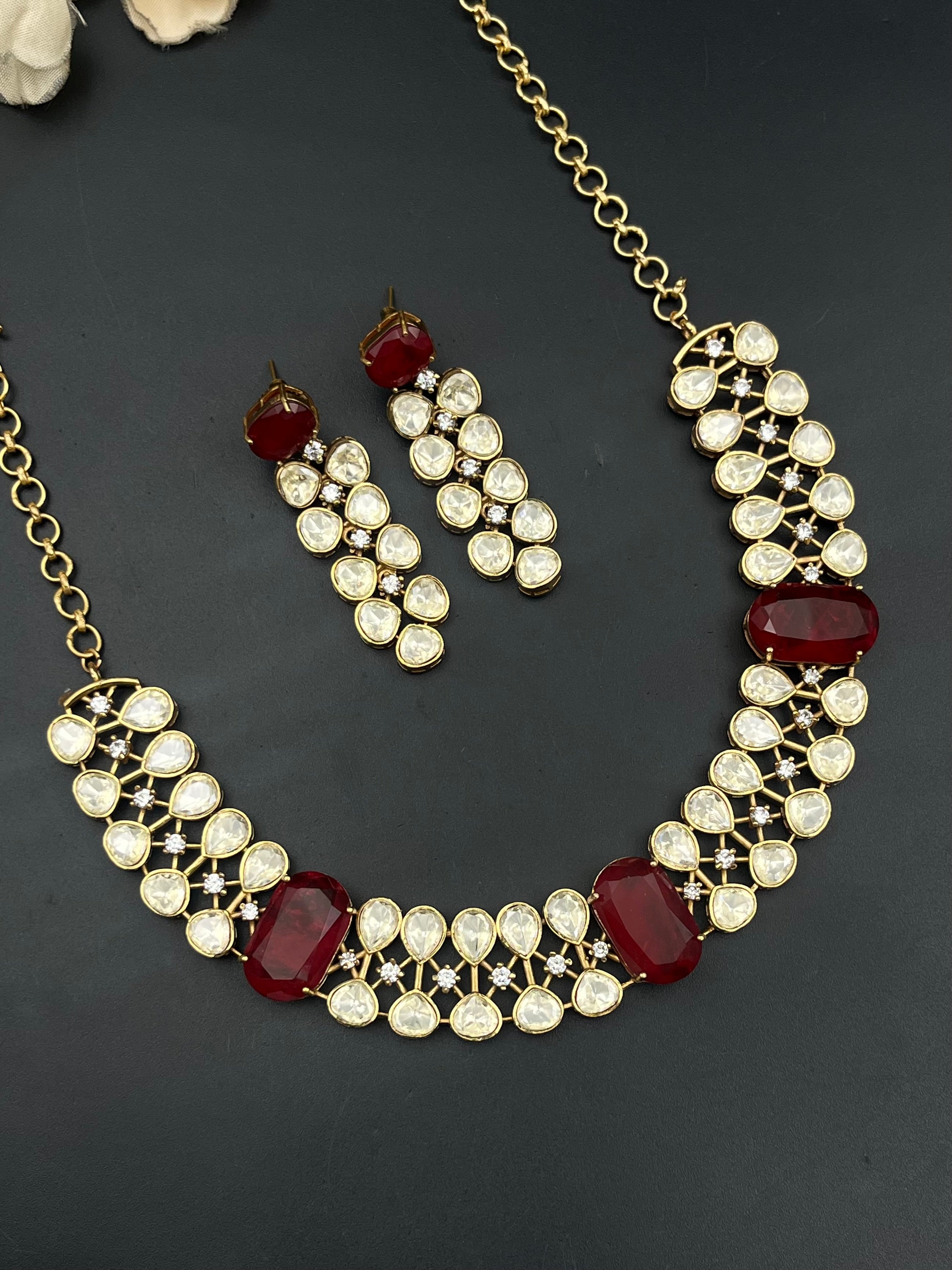 ERUM NECKLACE