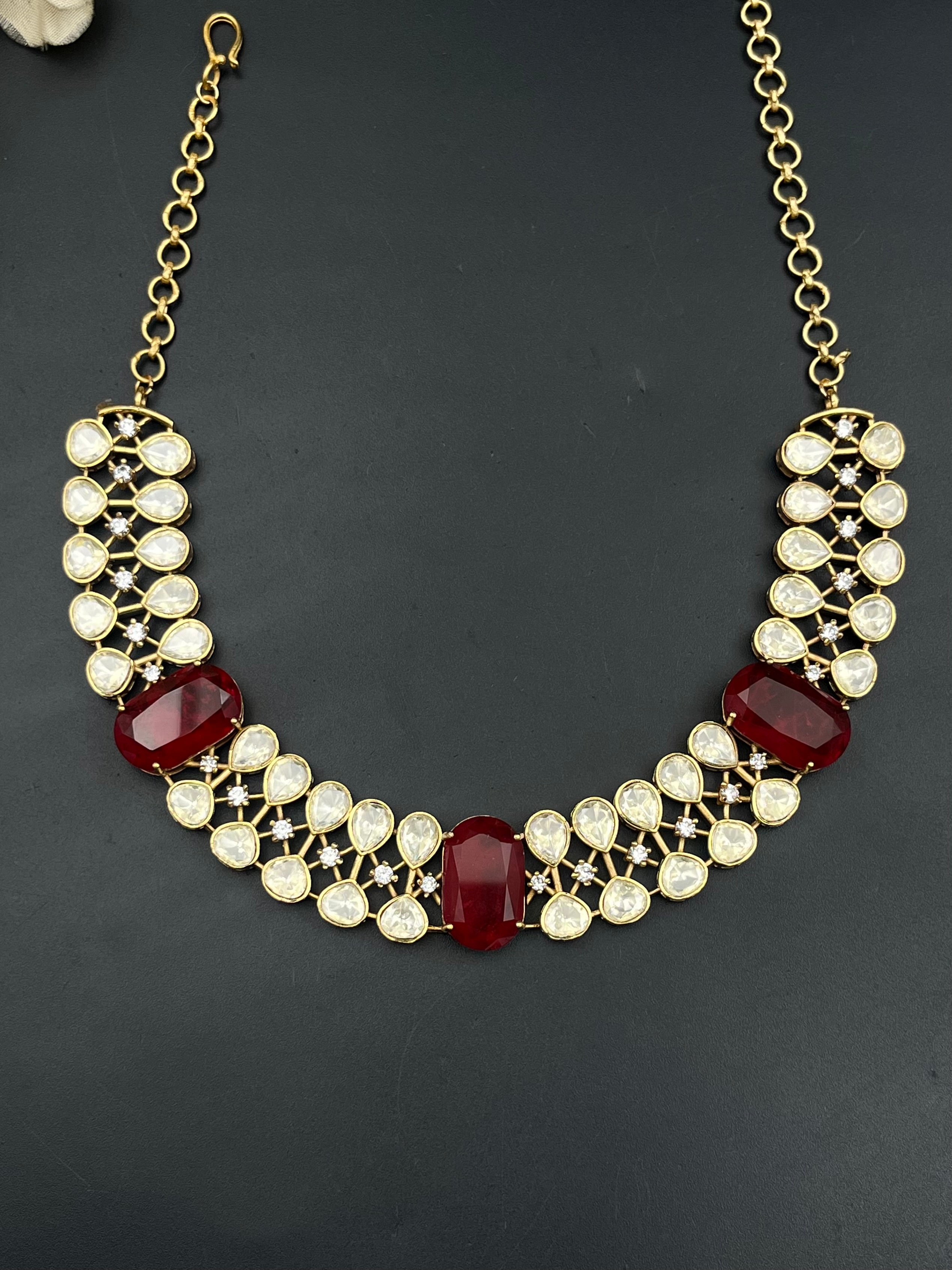 ERUM NECKLACE