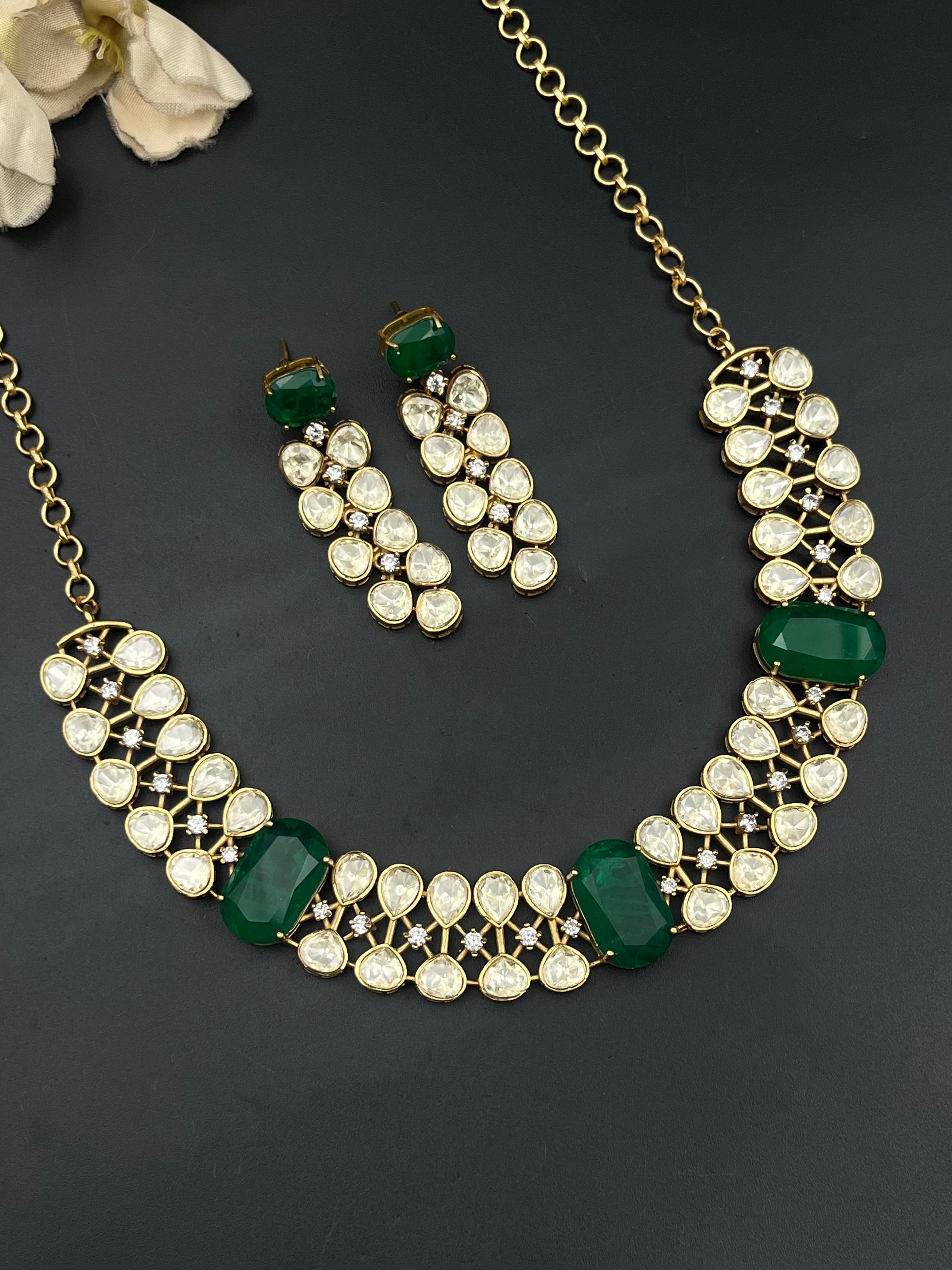 ERUM NECKLACE