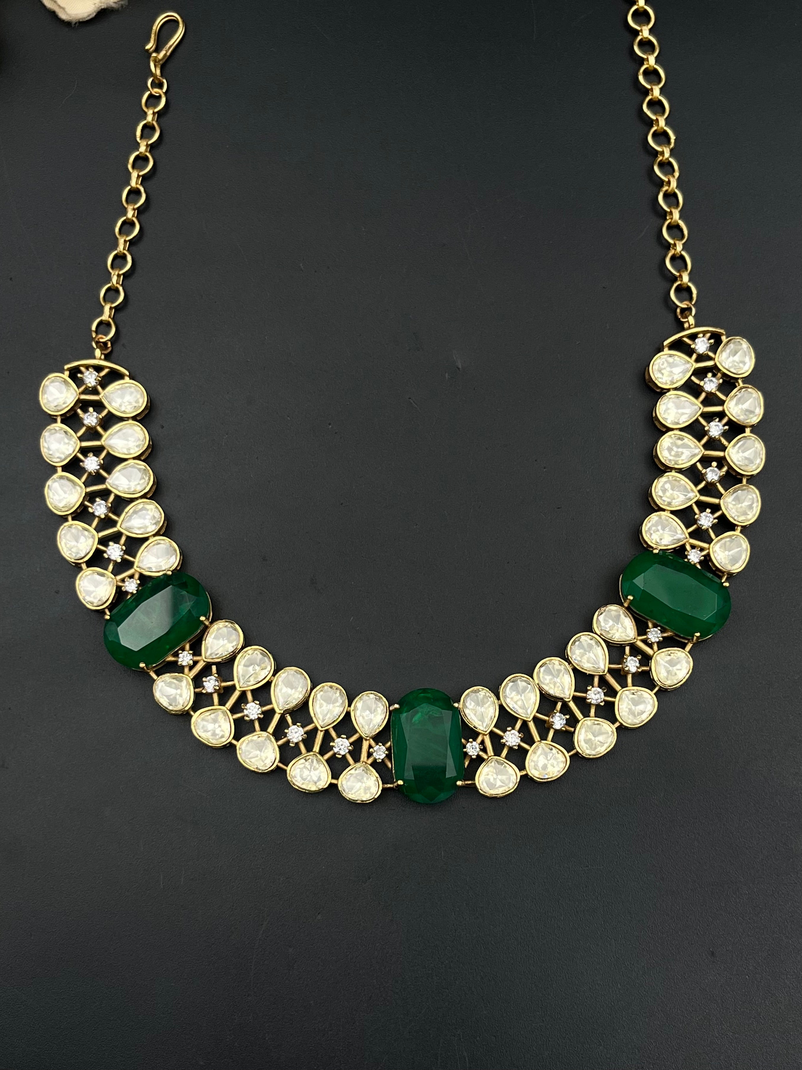 ERUM NECKLACE