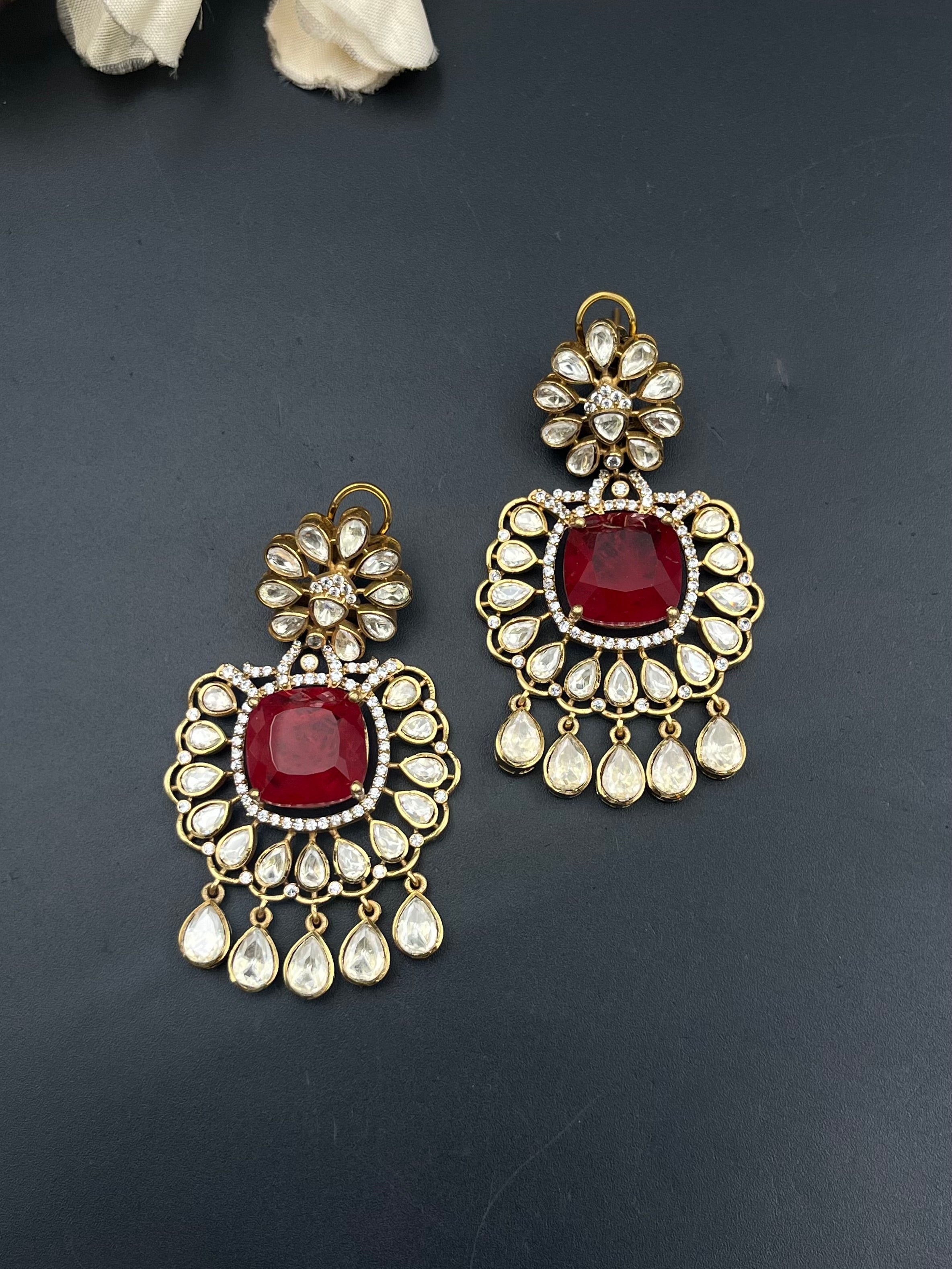 HINA NECKALCE