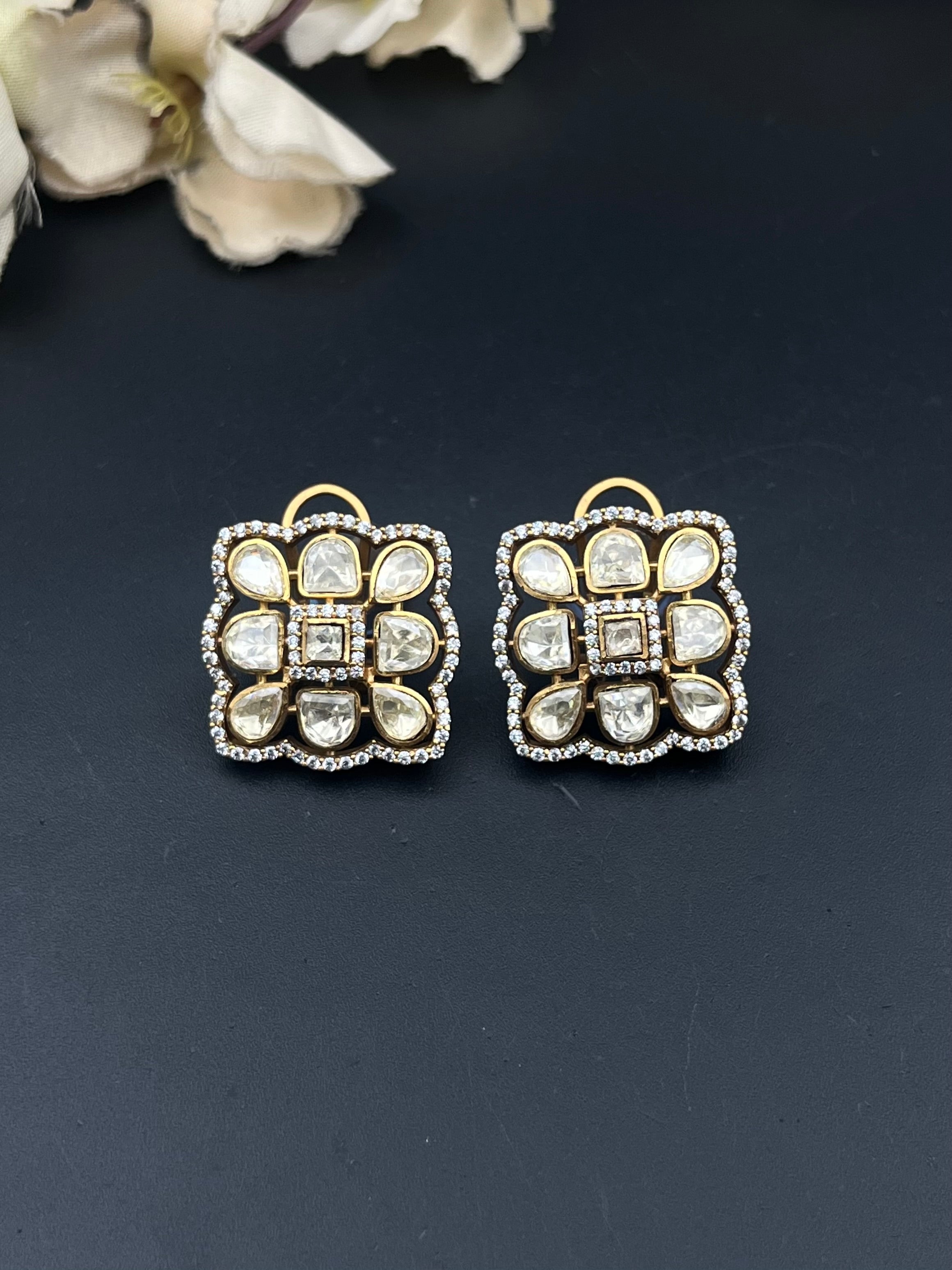 SHIFA EARRING