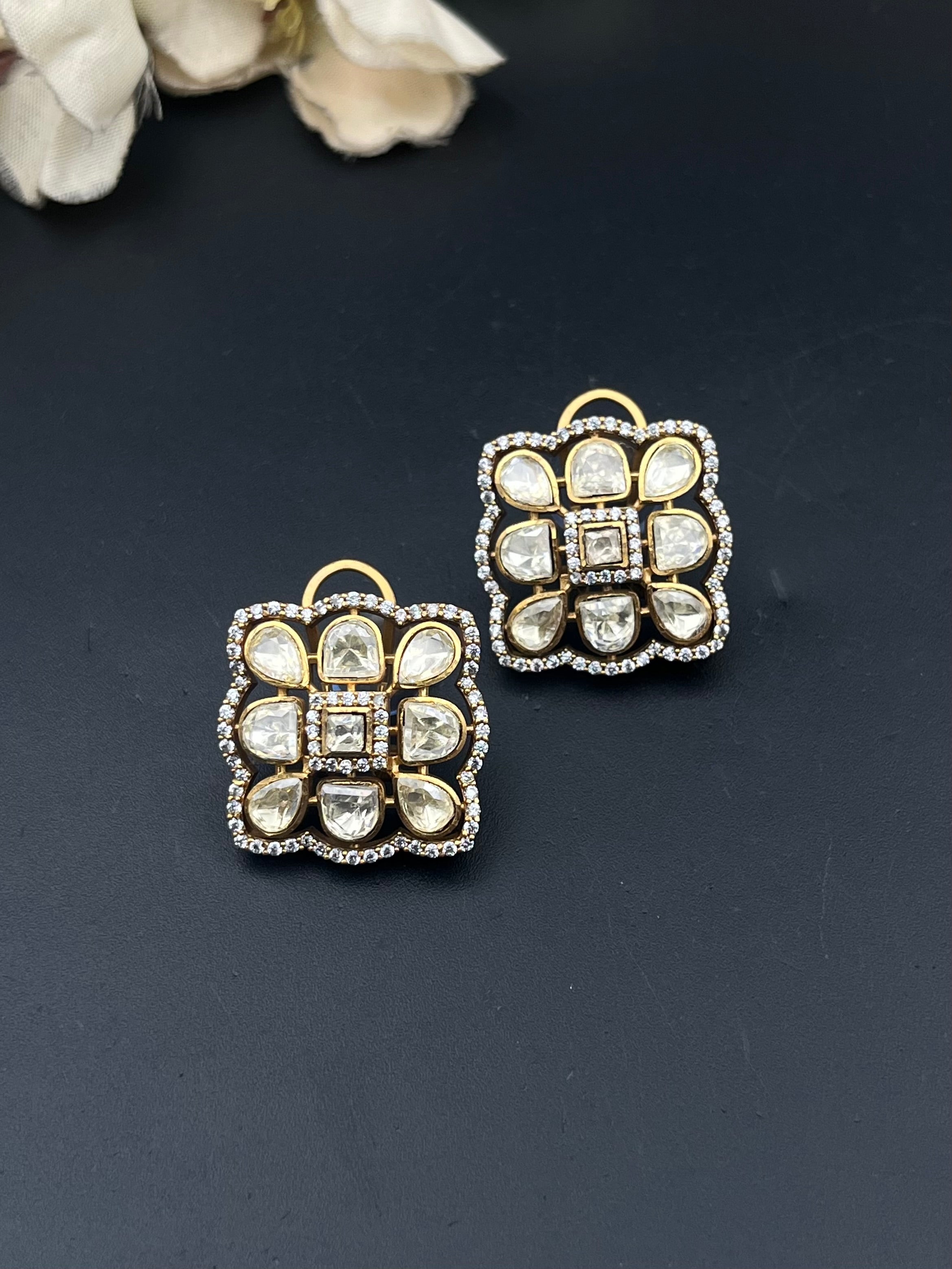 SHIFA EARRING