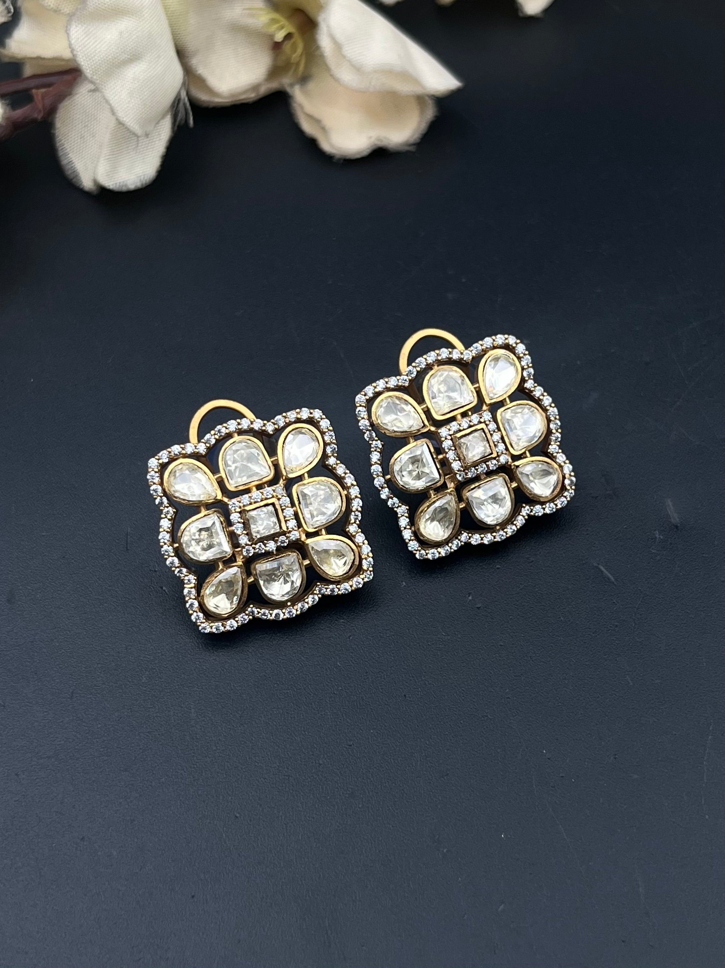 SHIFA EARRING