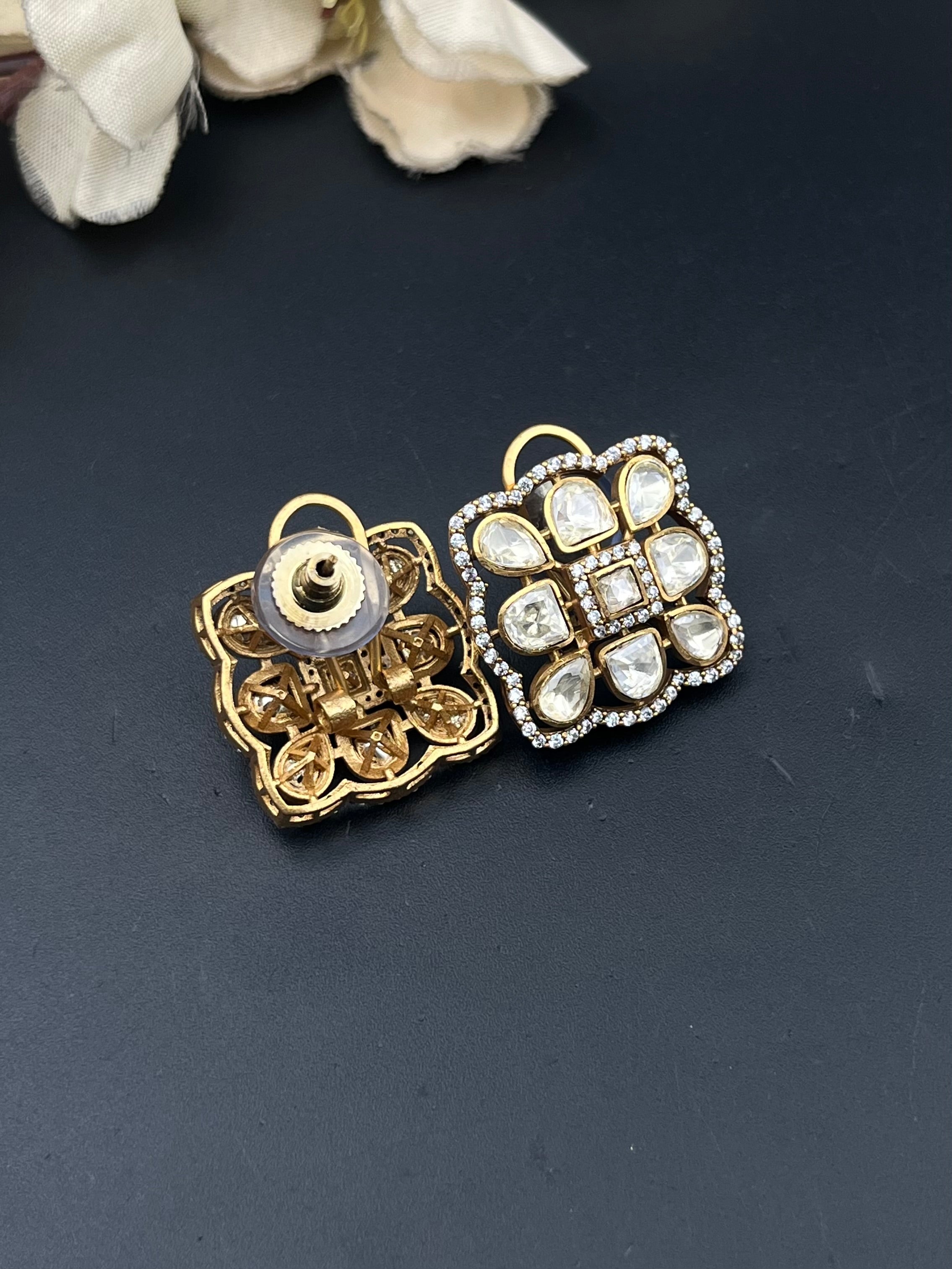 SHIFA EARRING
