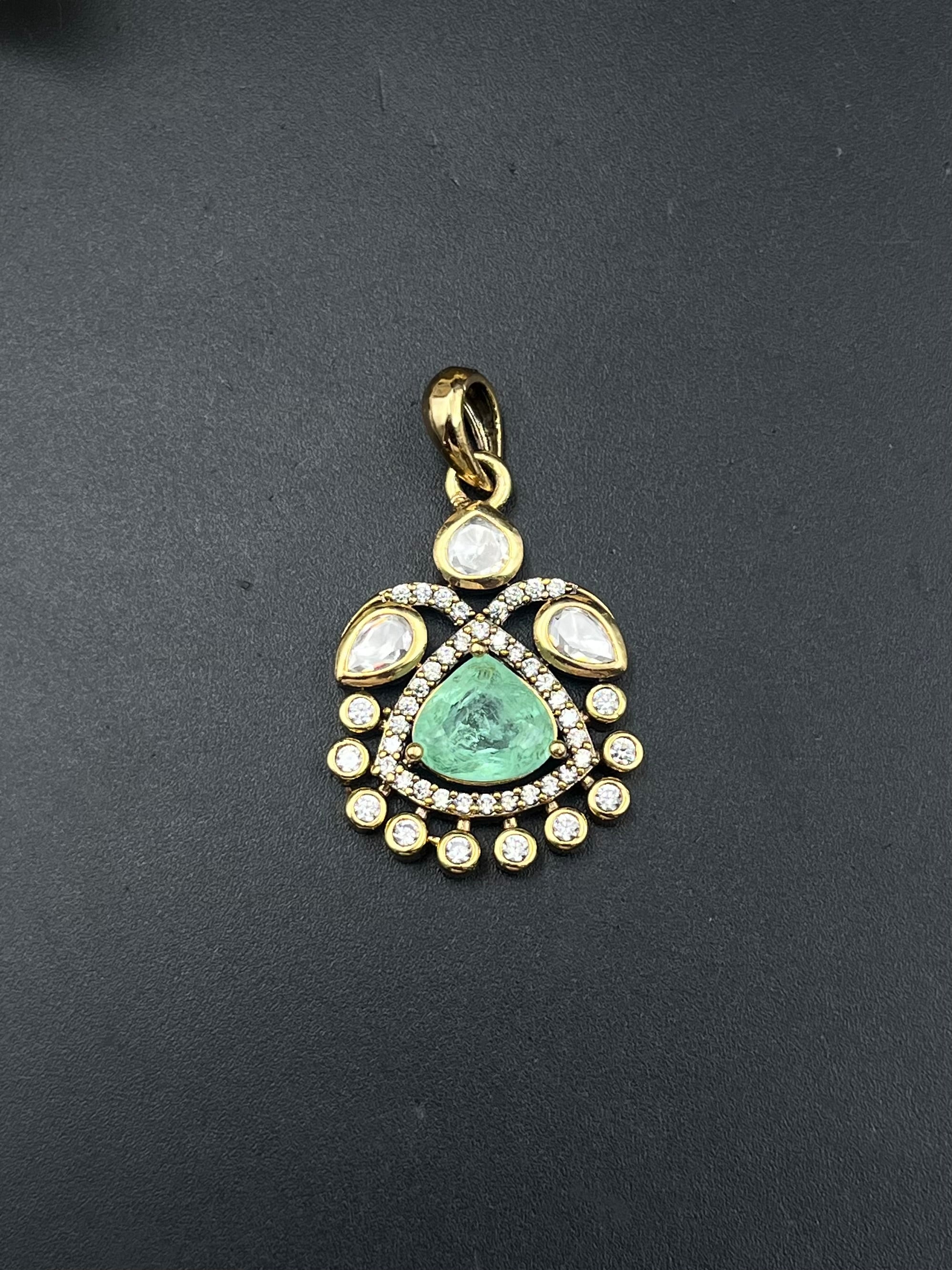 NIYA PENDANT