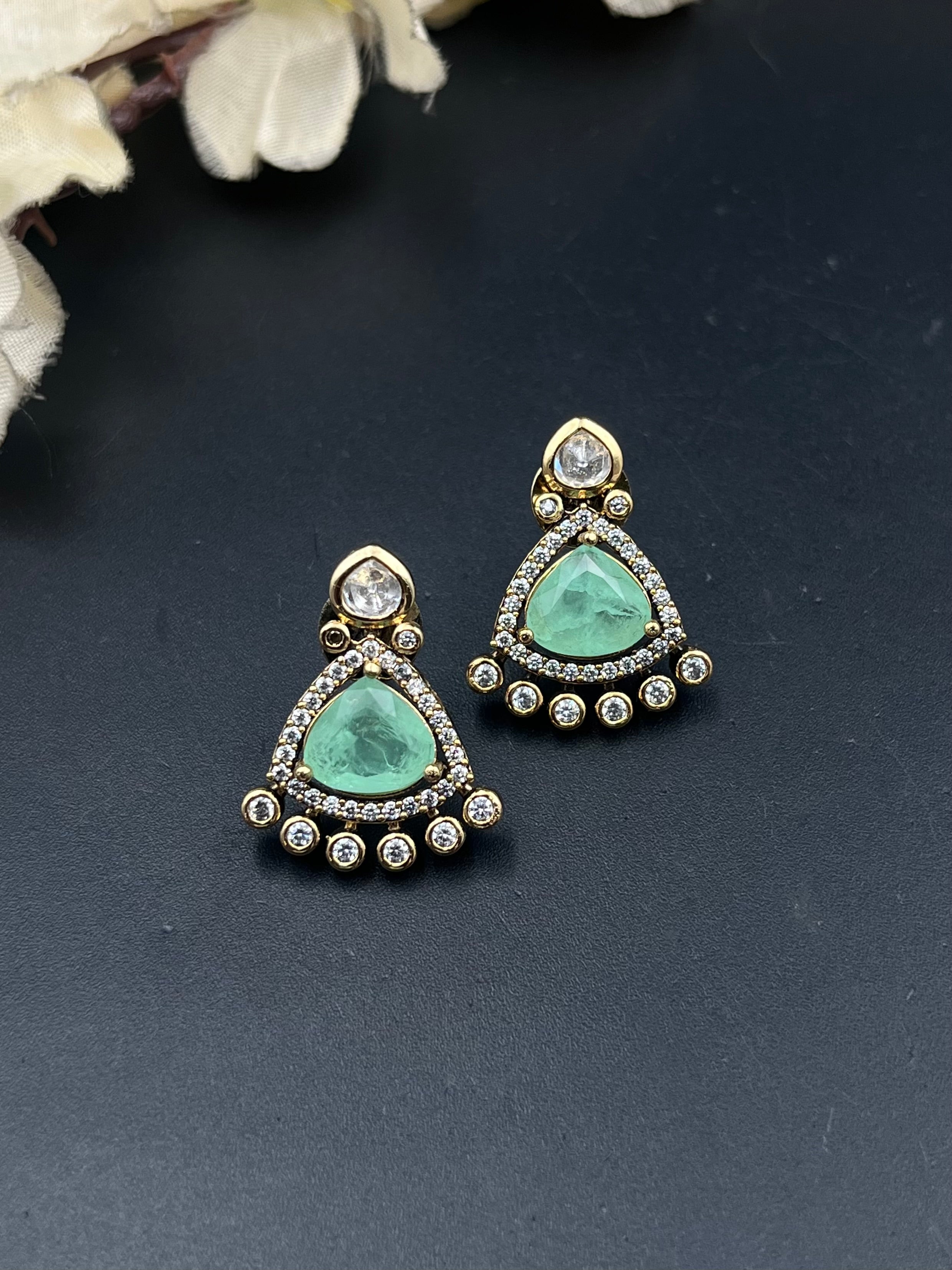 NIYA PENDANT