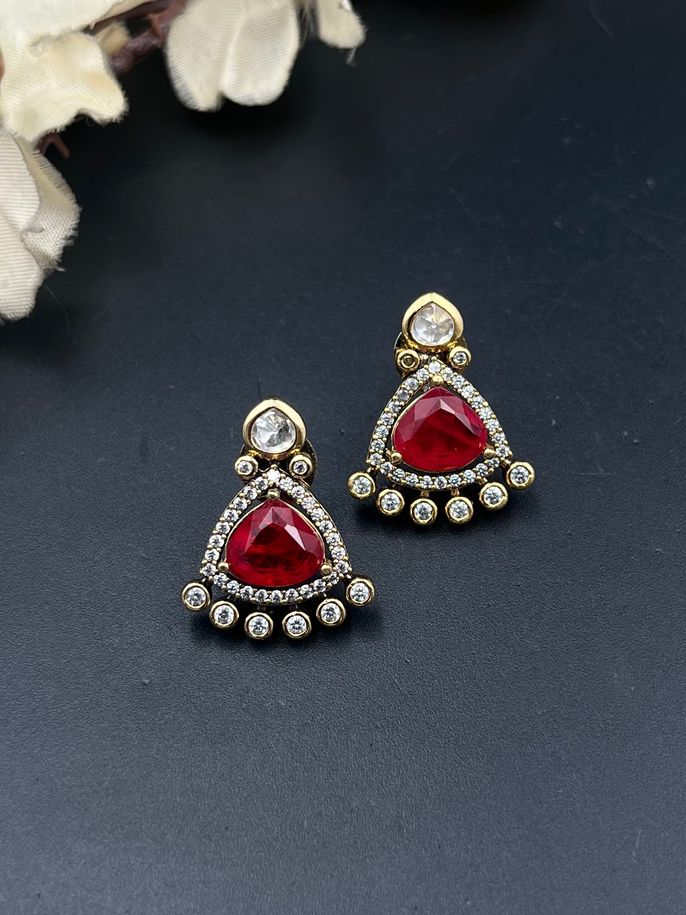 NIYA PENDANT