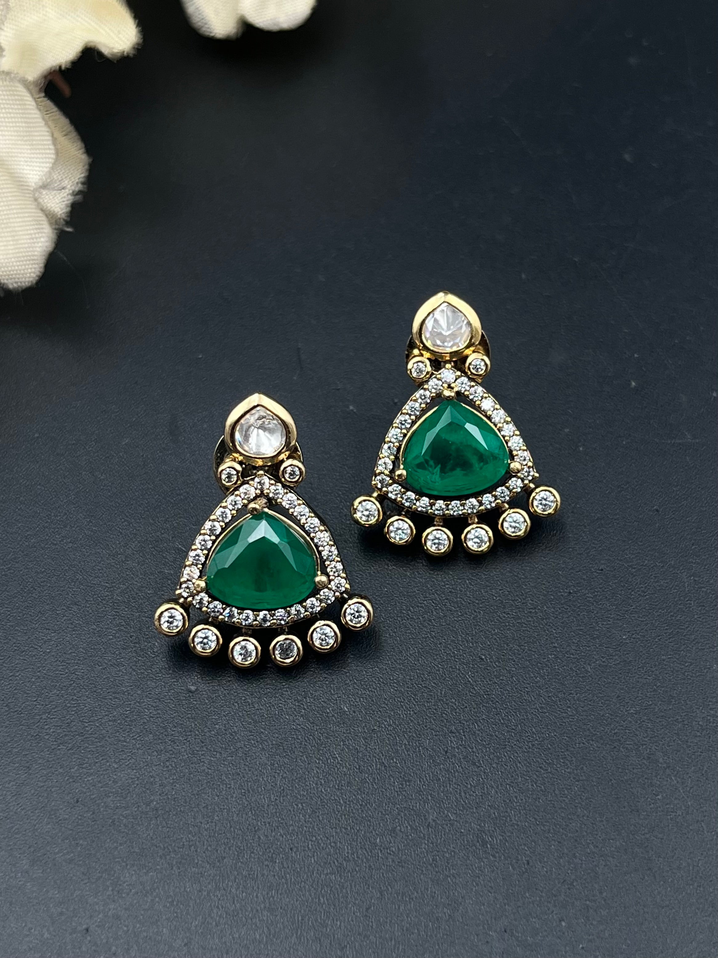 NIYA PENDANT