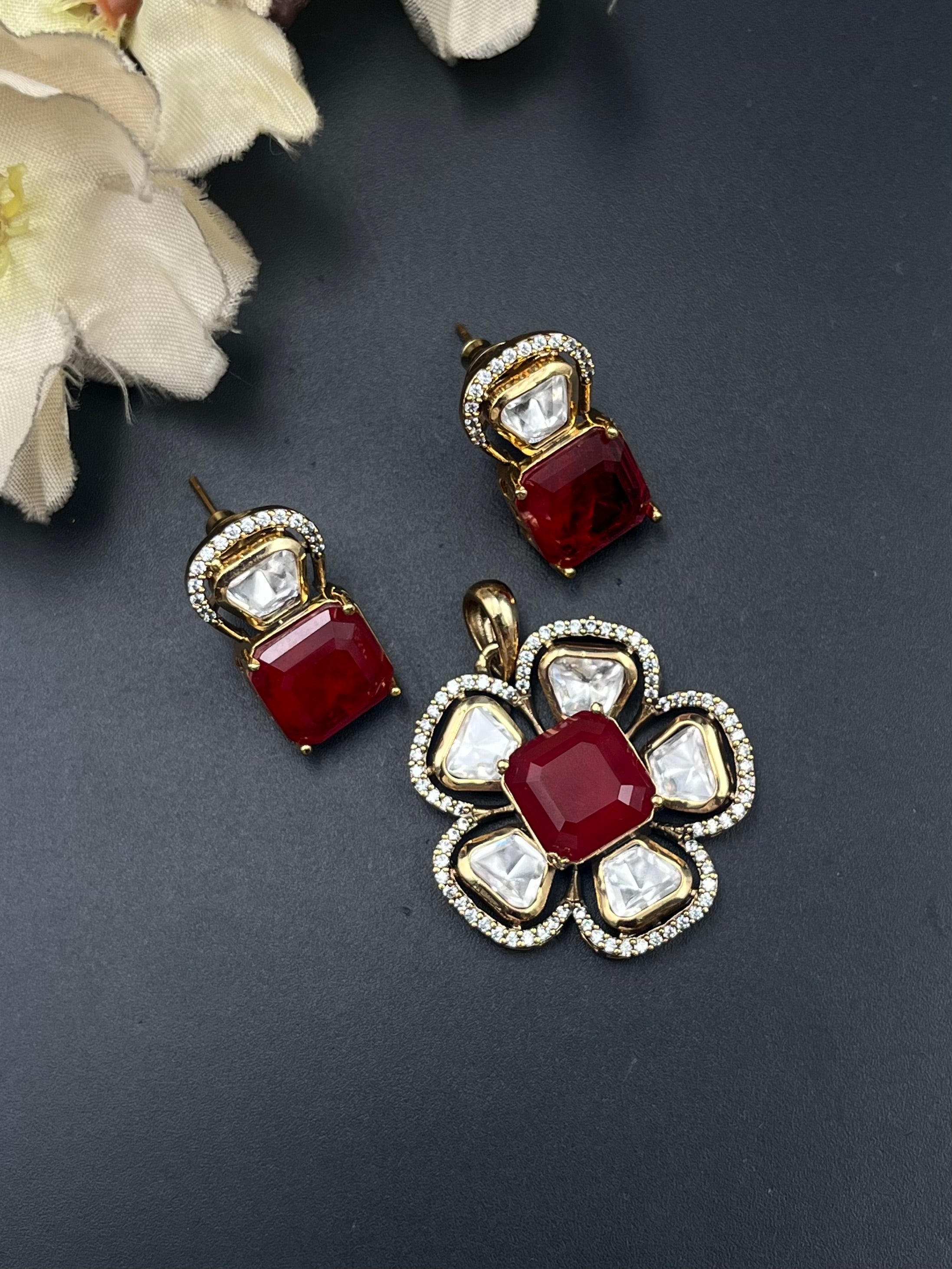 PARIDI PENDANT