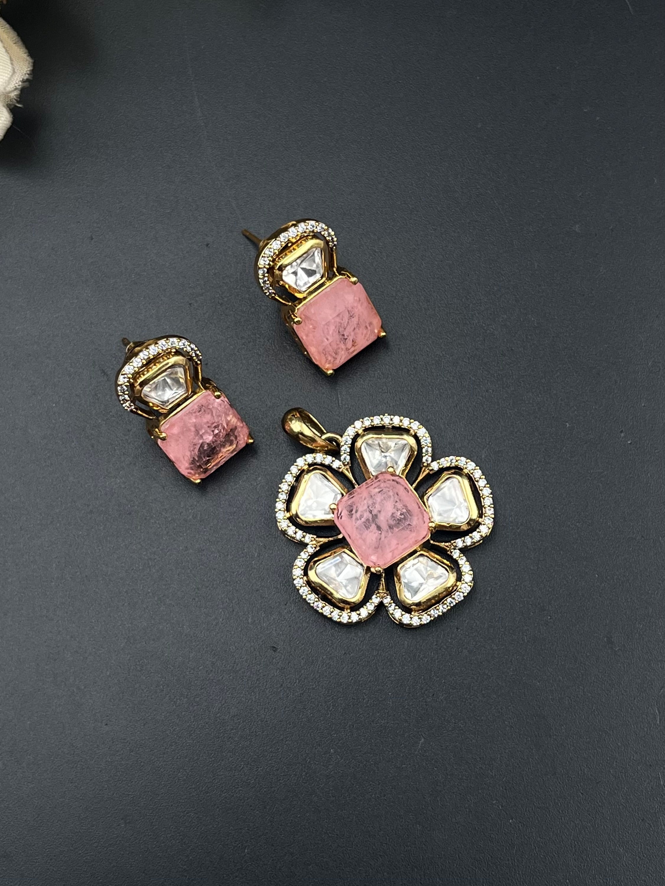 PARIDI PENDANT