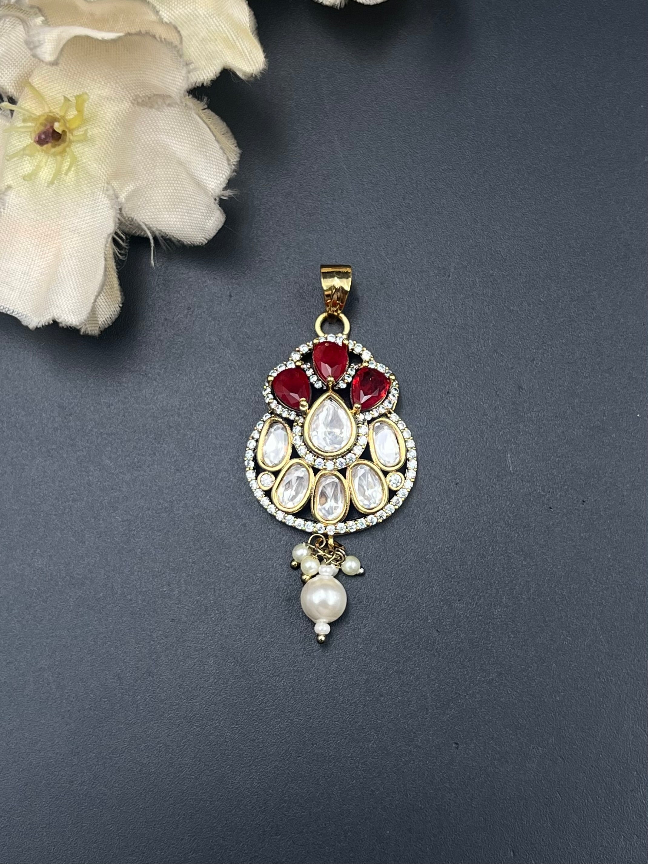 SIYA PENDANT