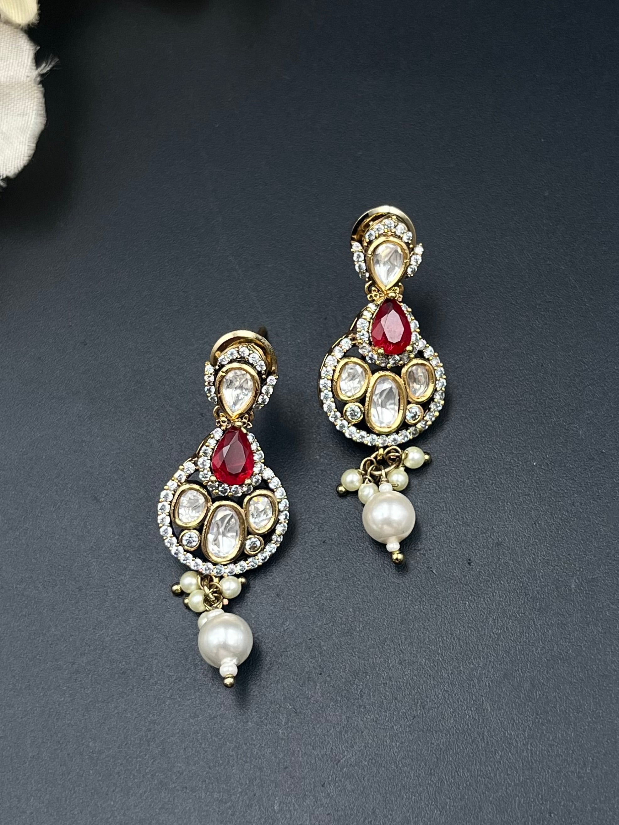 SIYA PENDANT