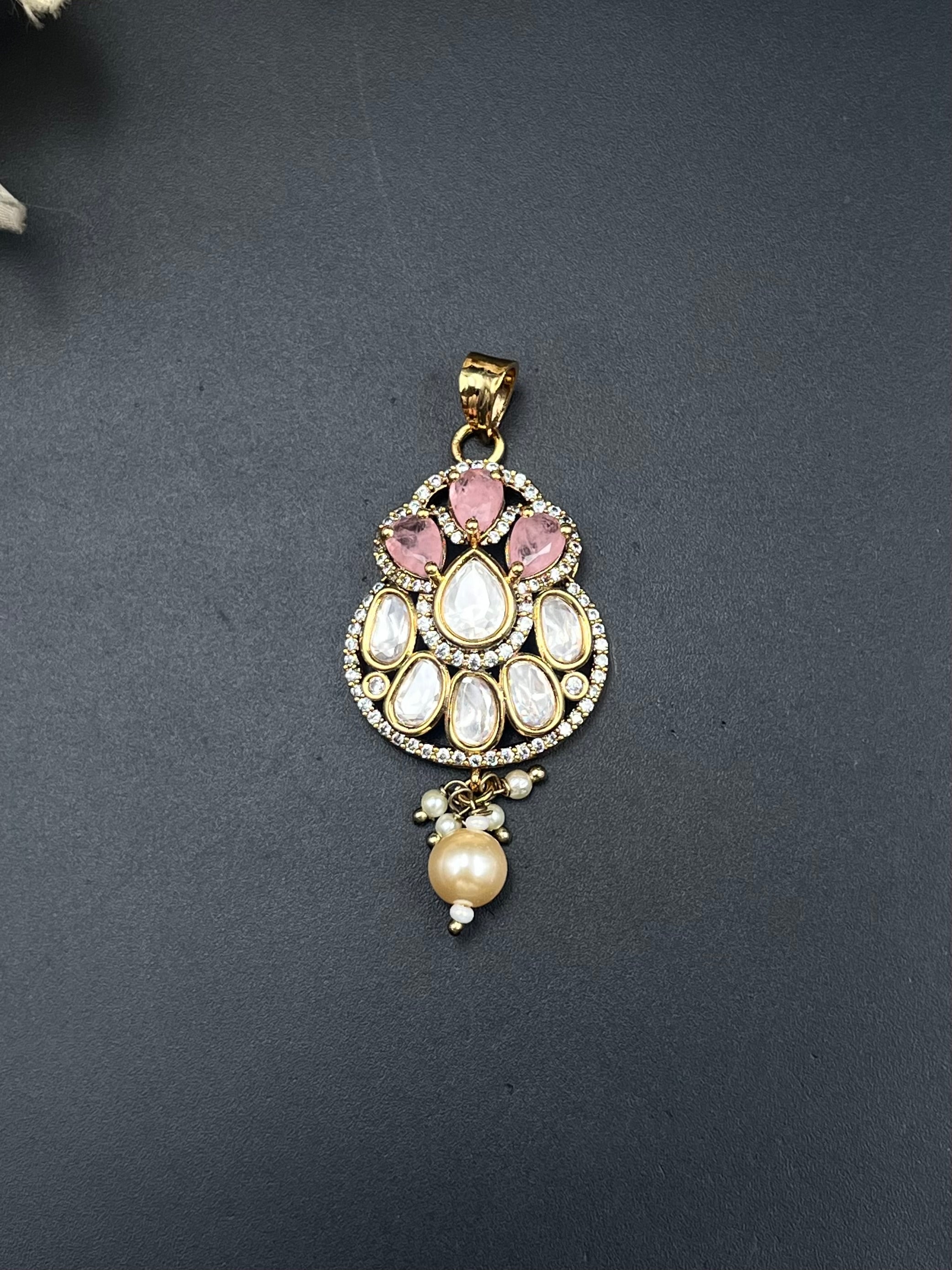 SIYA PENDANT