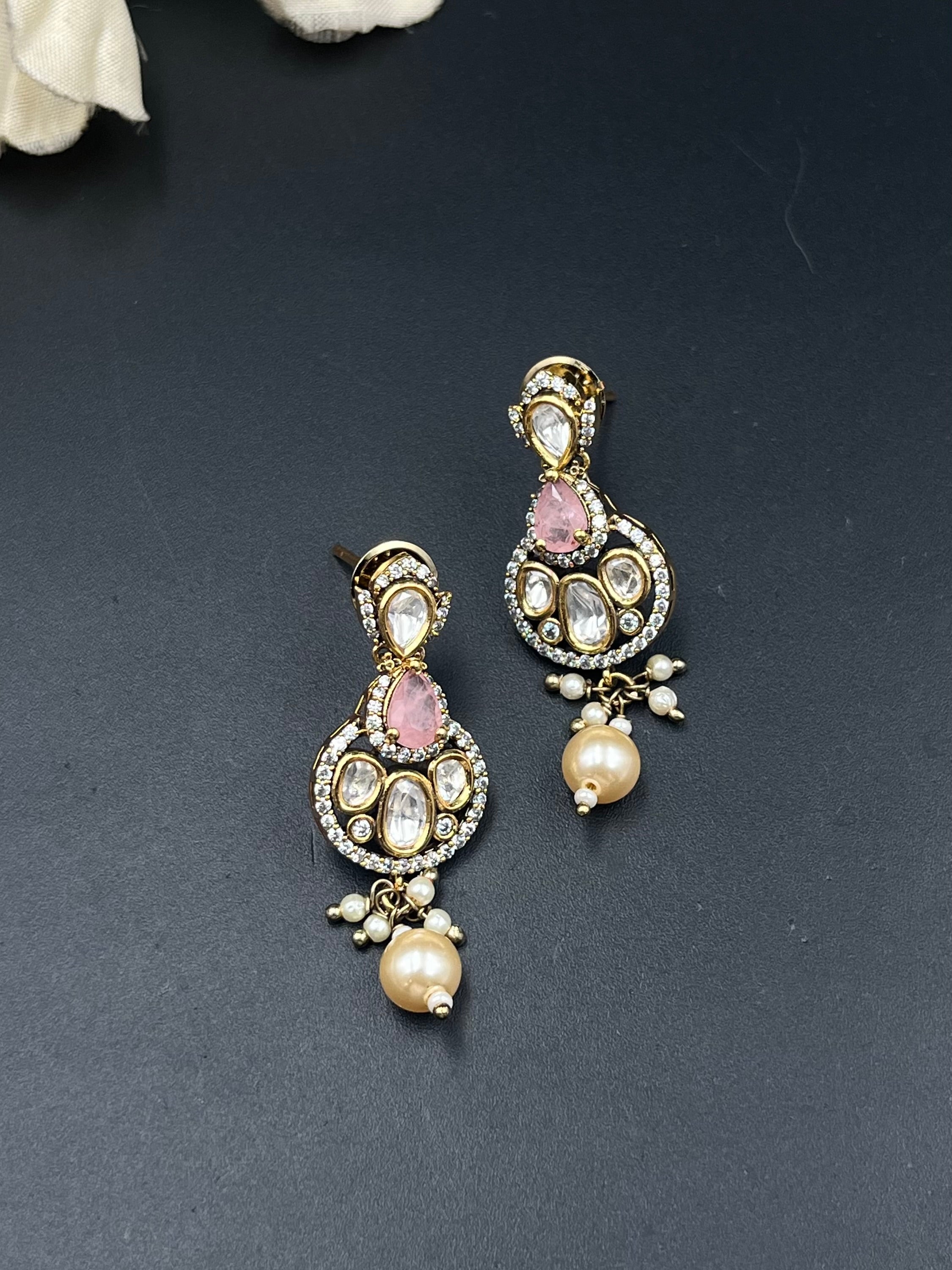 SIYA PENDANT
