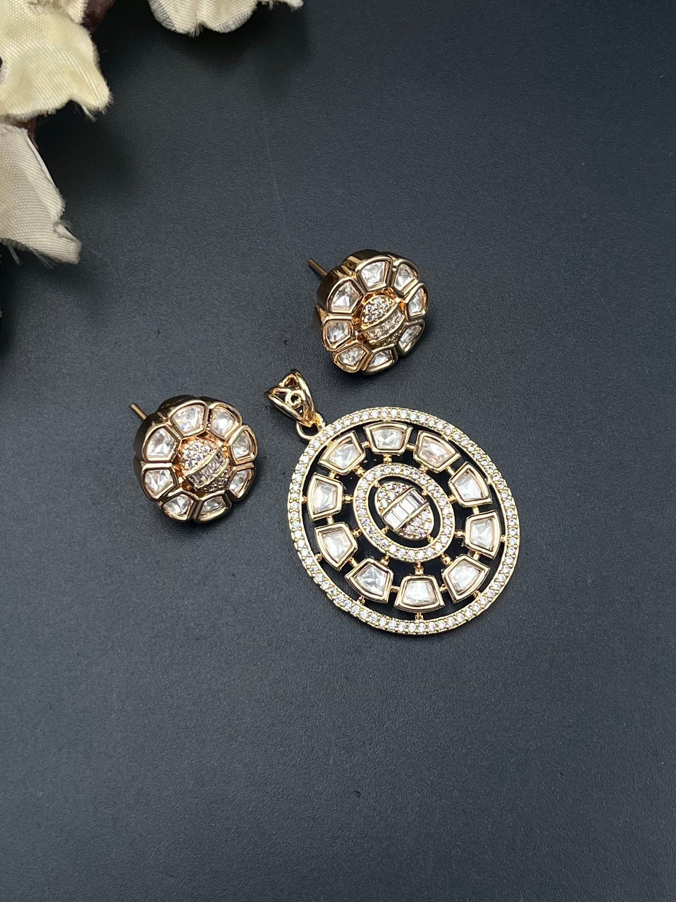 SIRAT PENDANT