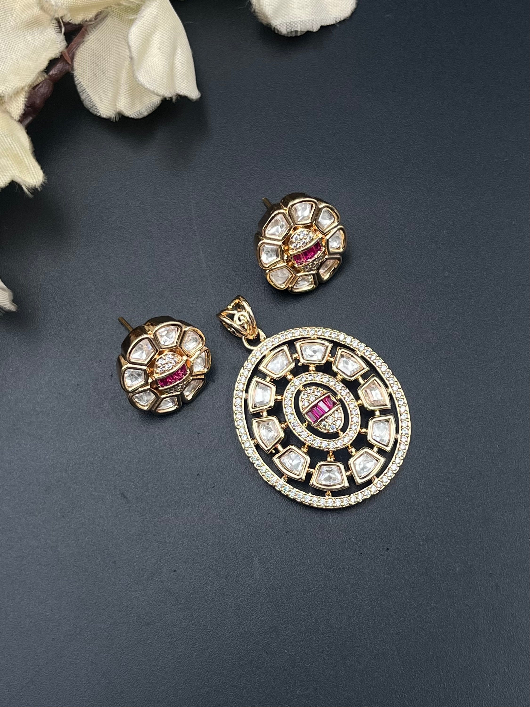 SIRAT PENDANT