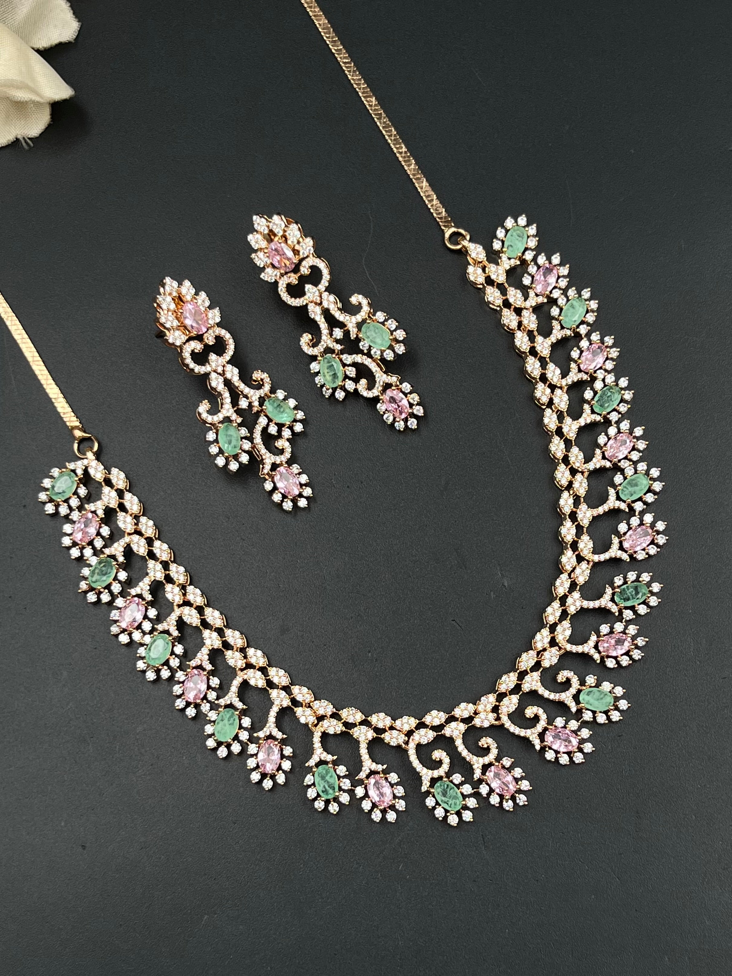 AISHA NECKLACE