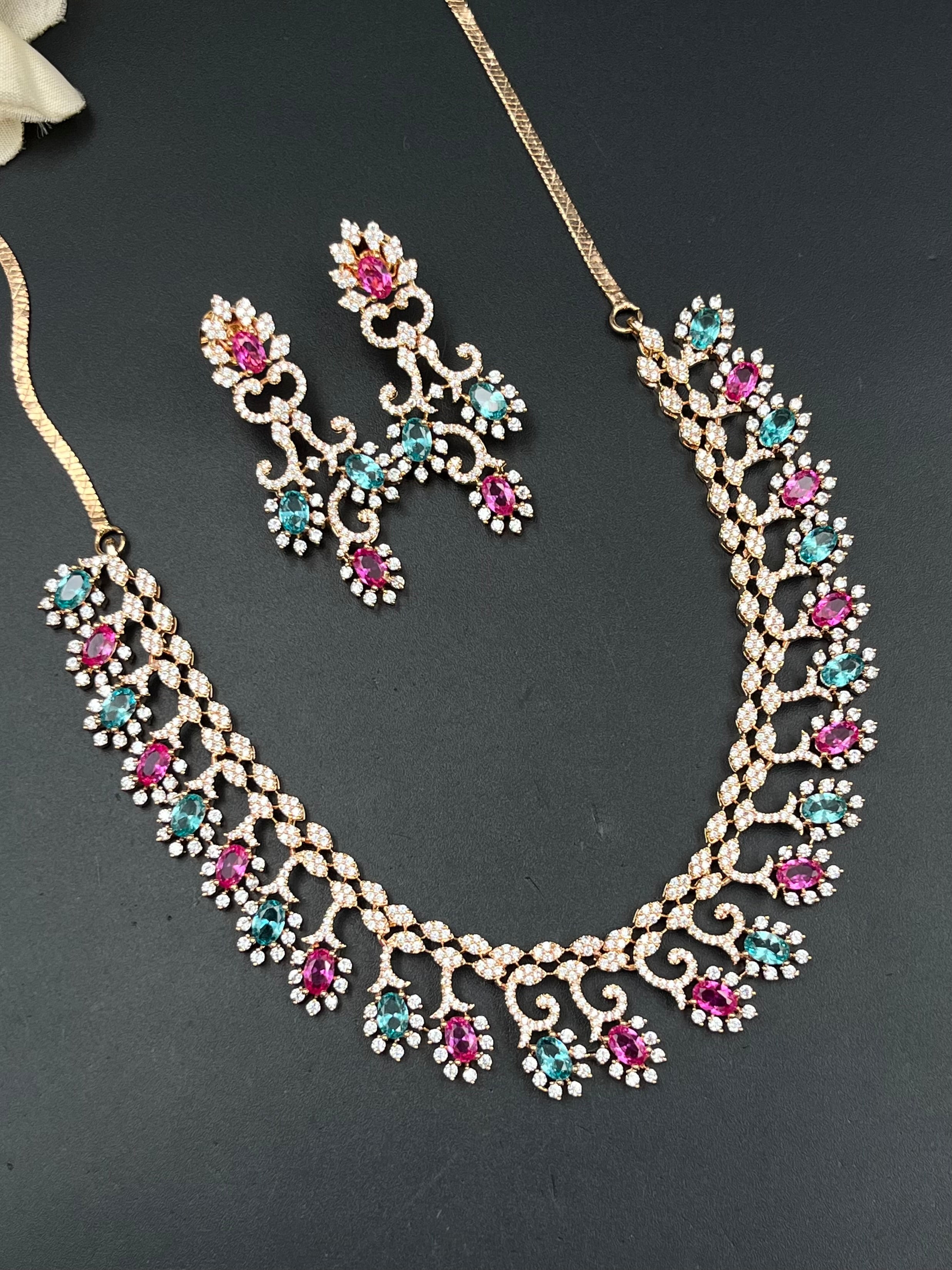 AISHA NECKLACE