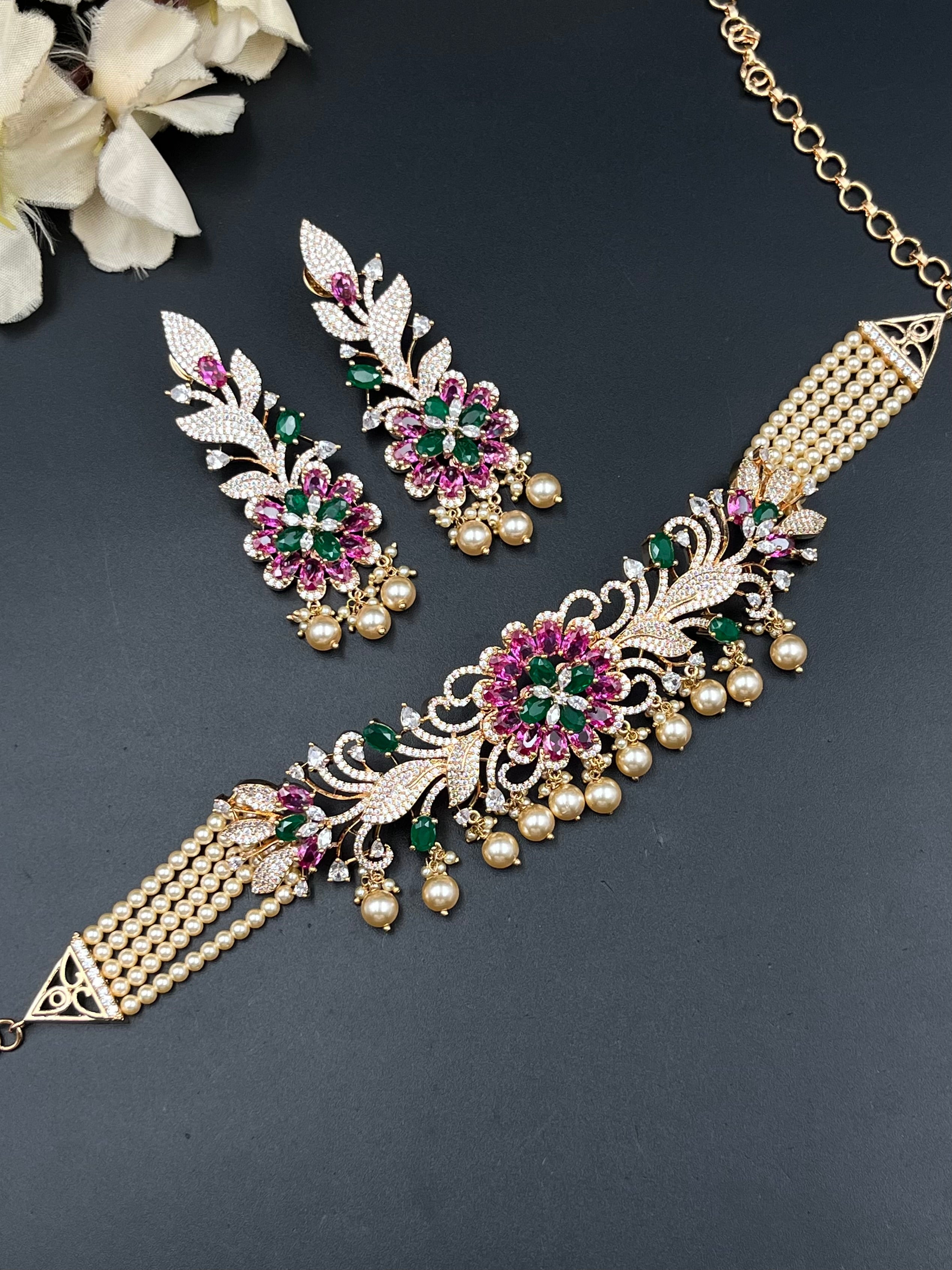 MANNAT NECKLACE