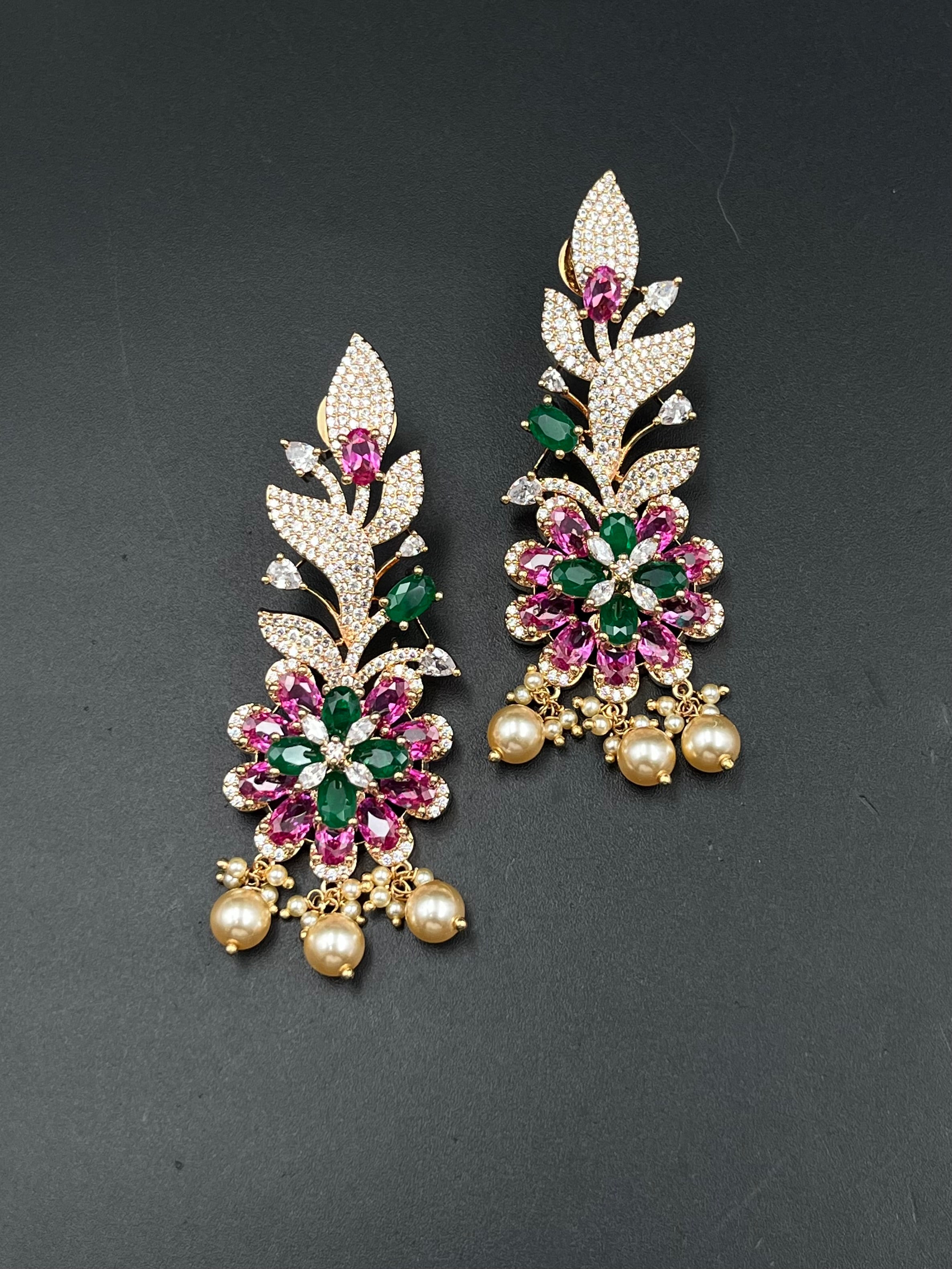MANNAT NECKLACE