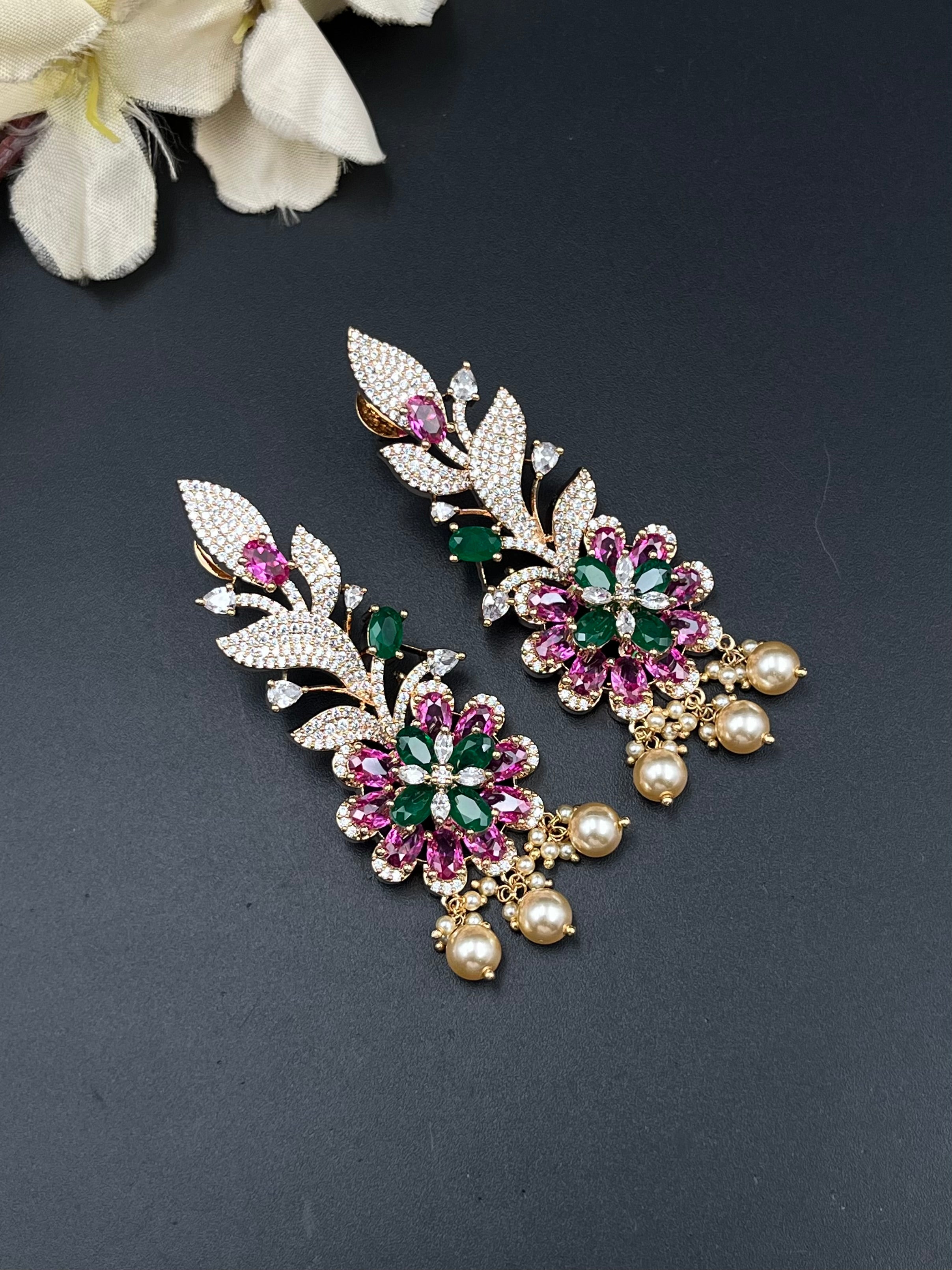 MANNAT NECKLACE