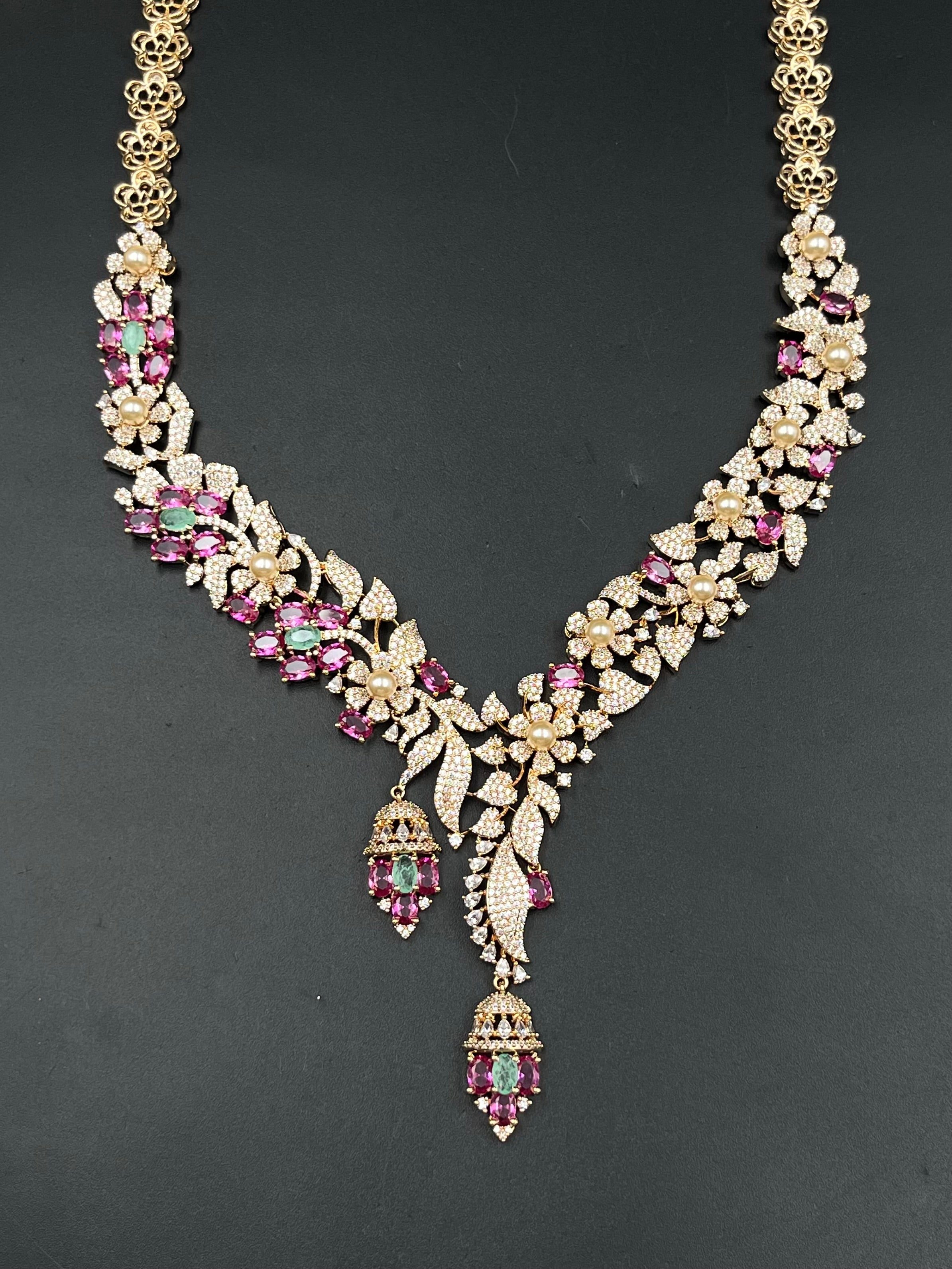 SONIKA NECKLACE
