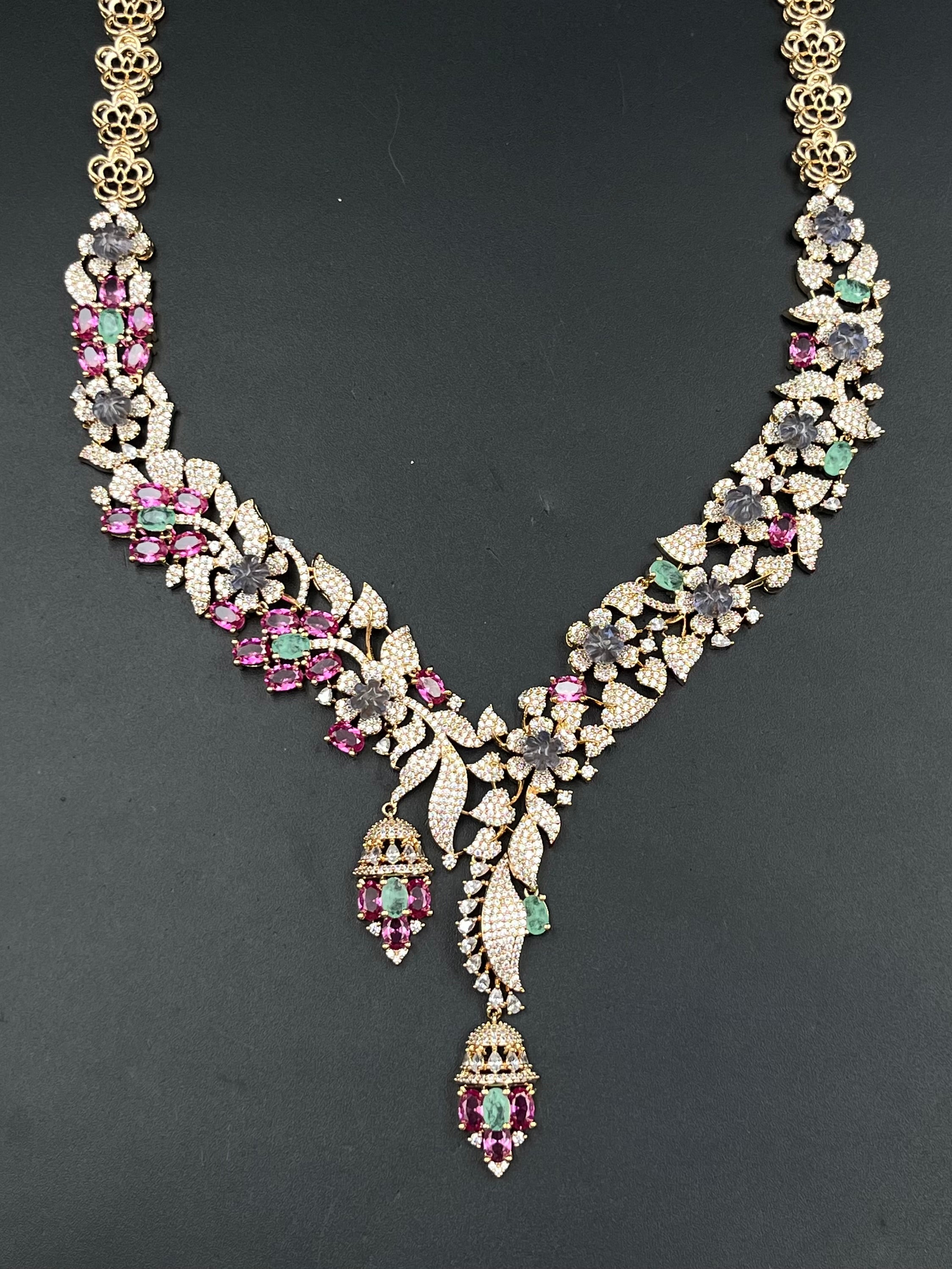SONIKA NECKLACE