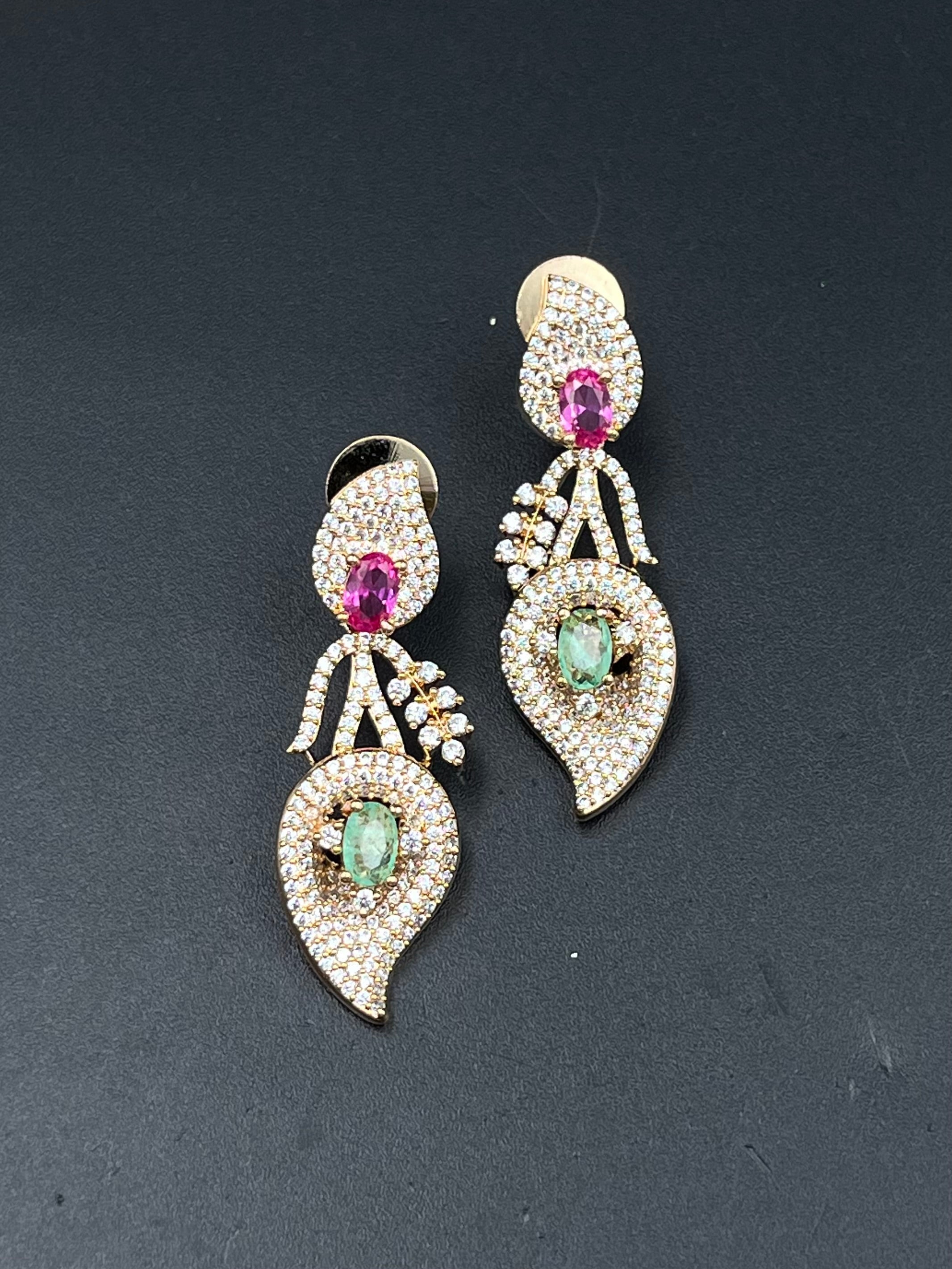 JIYAT NECKLACE