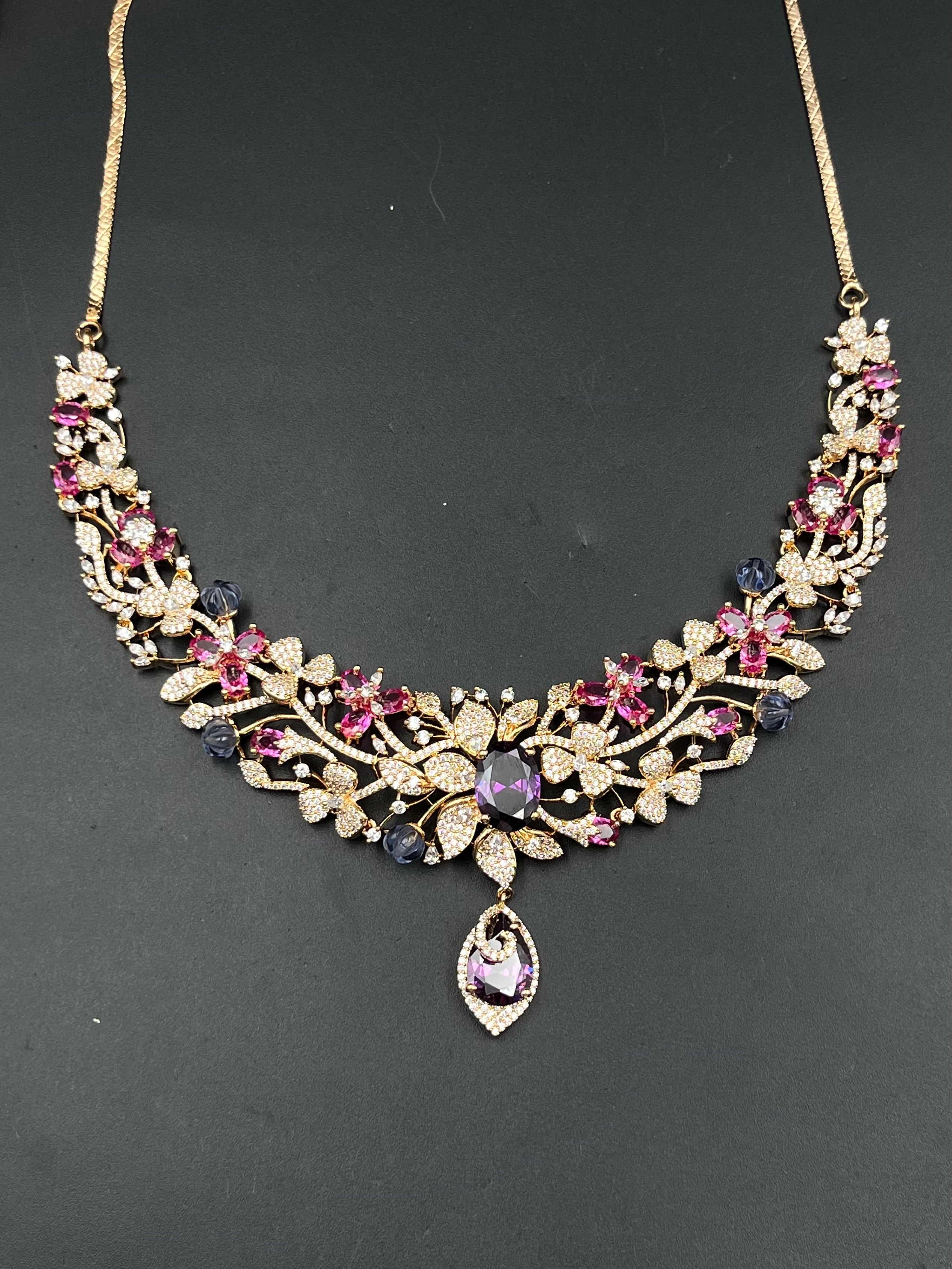 FITRAT NECKLACE