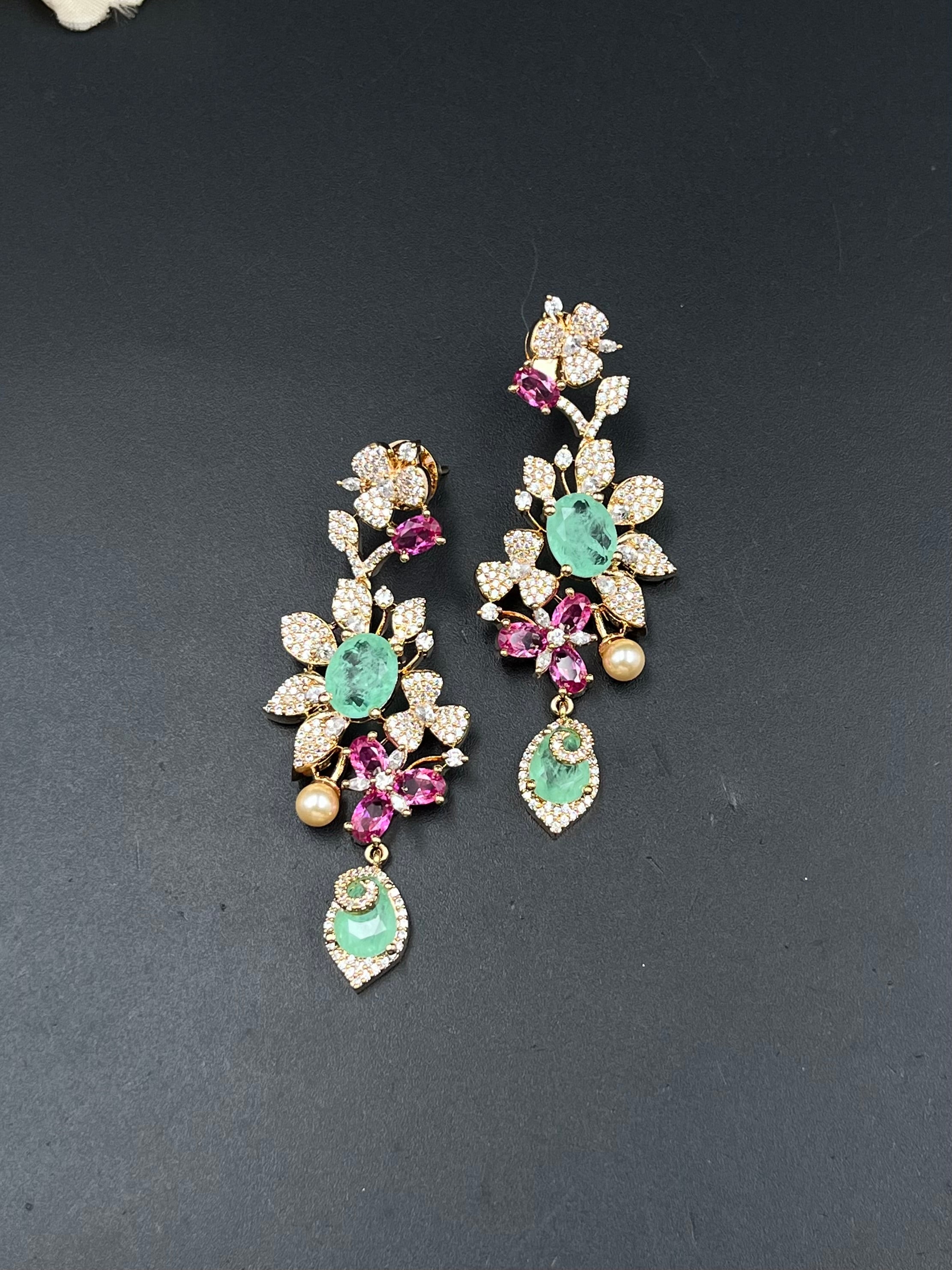 FITRAT NECKLACE