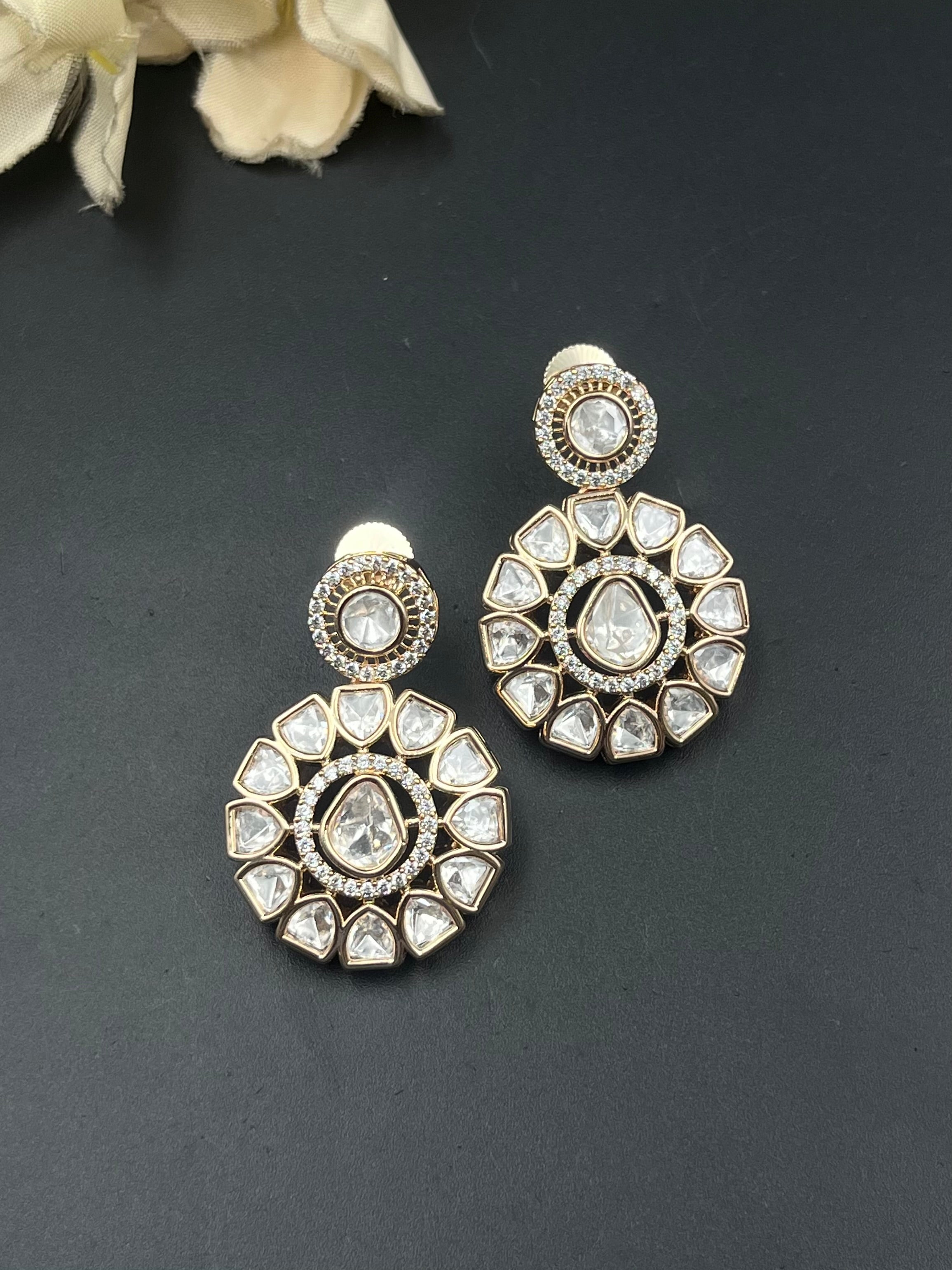 ZOHRA EARRING