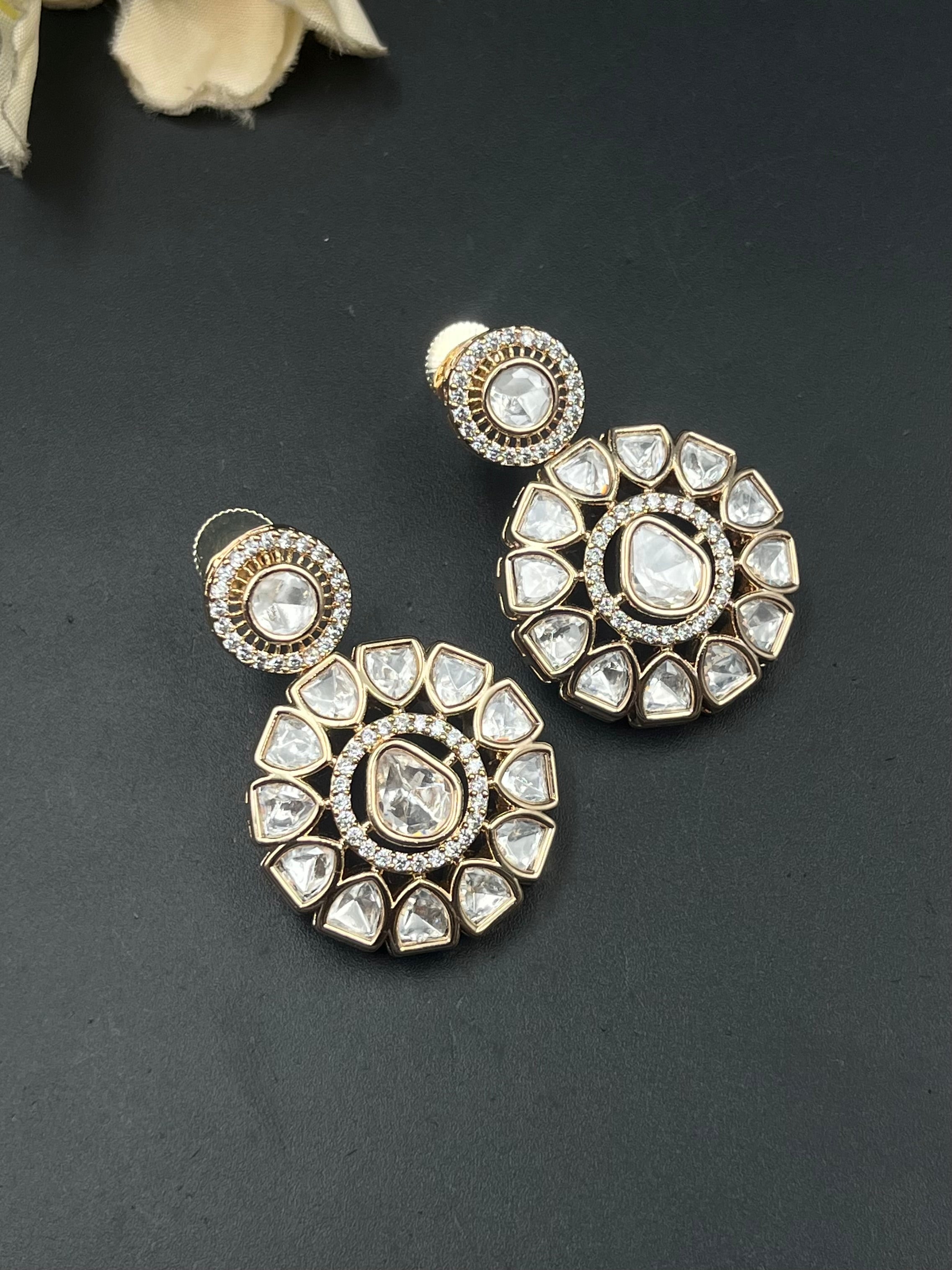 ZOHRA EARRING
